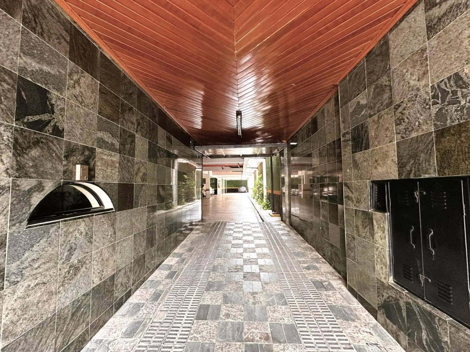 Parking in Memorial Hotel