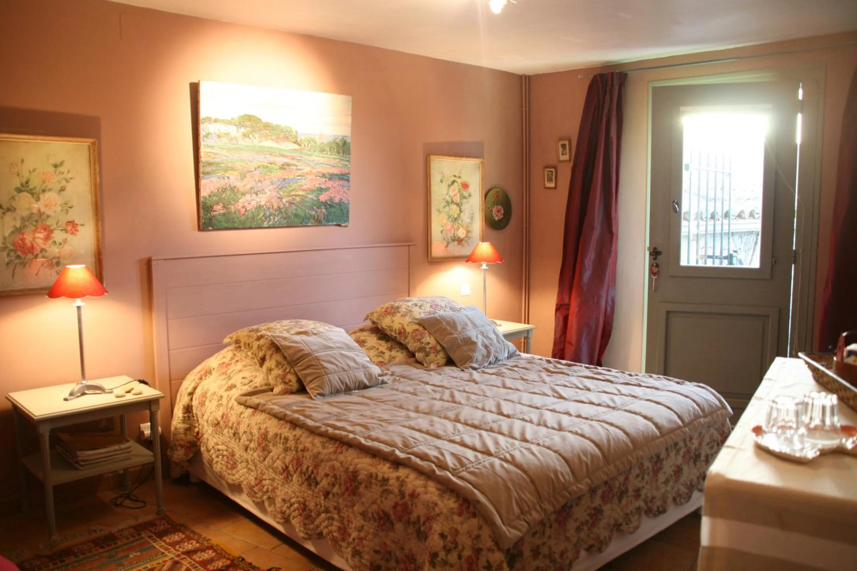 Bedroom, Bed in La Maison sur la Colline