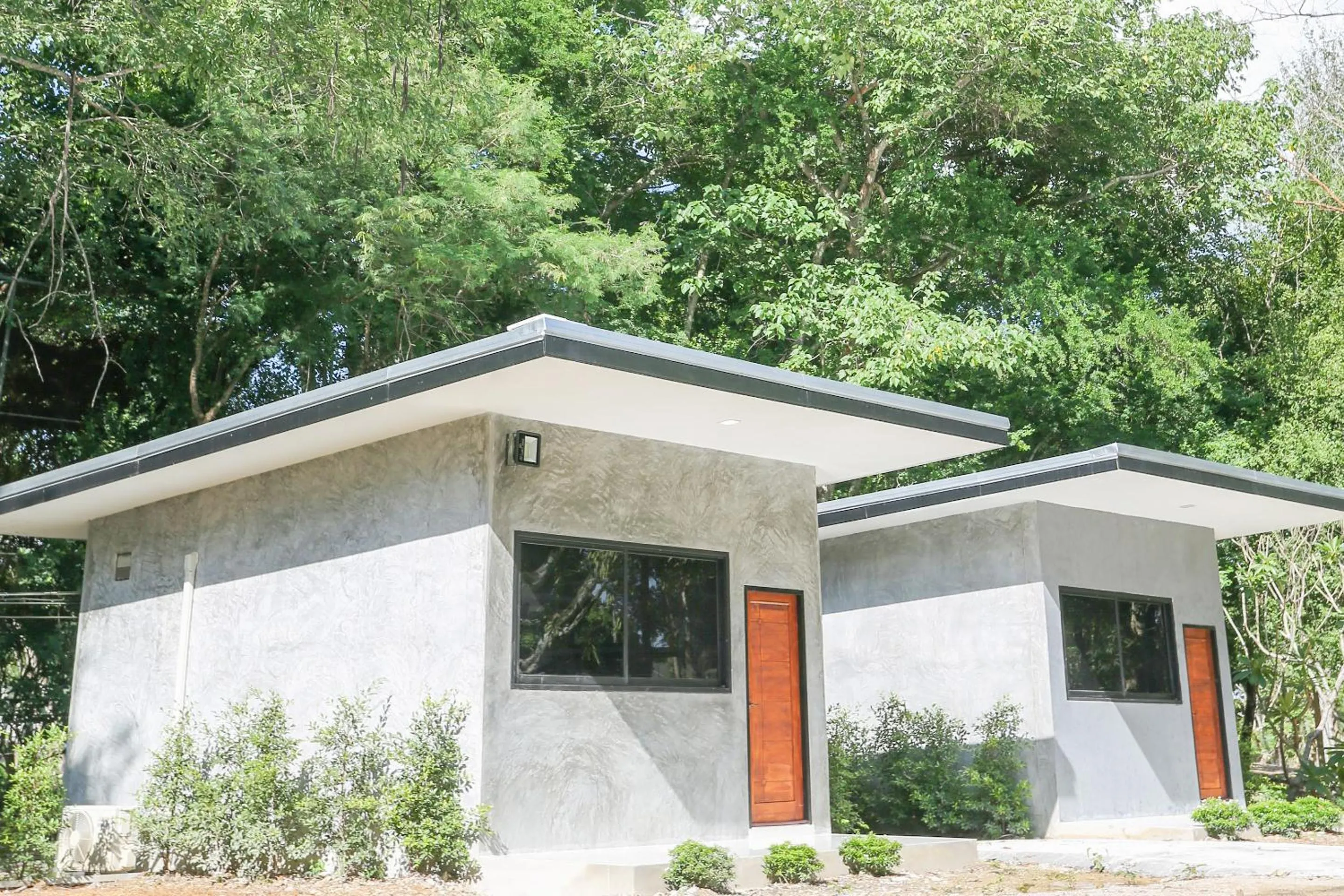 Facade/entrance in Ban Suan Lung Mike