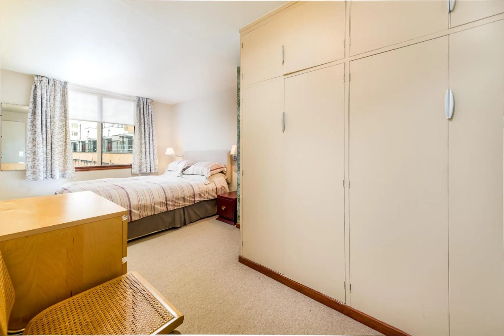 Bedroom, Bed in Princes Gate Mews