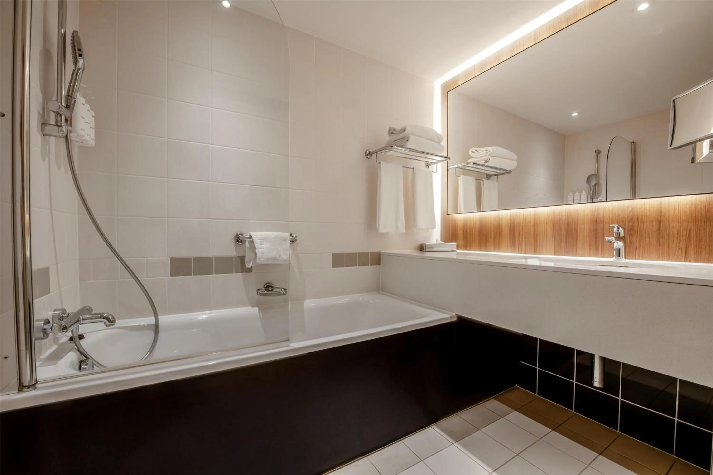 Bathroom in Radisson Hotel Manchester City Centre, A Verified Net Zero Hotel