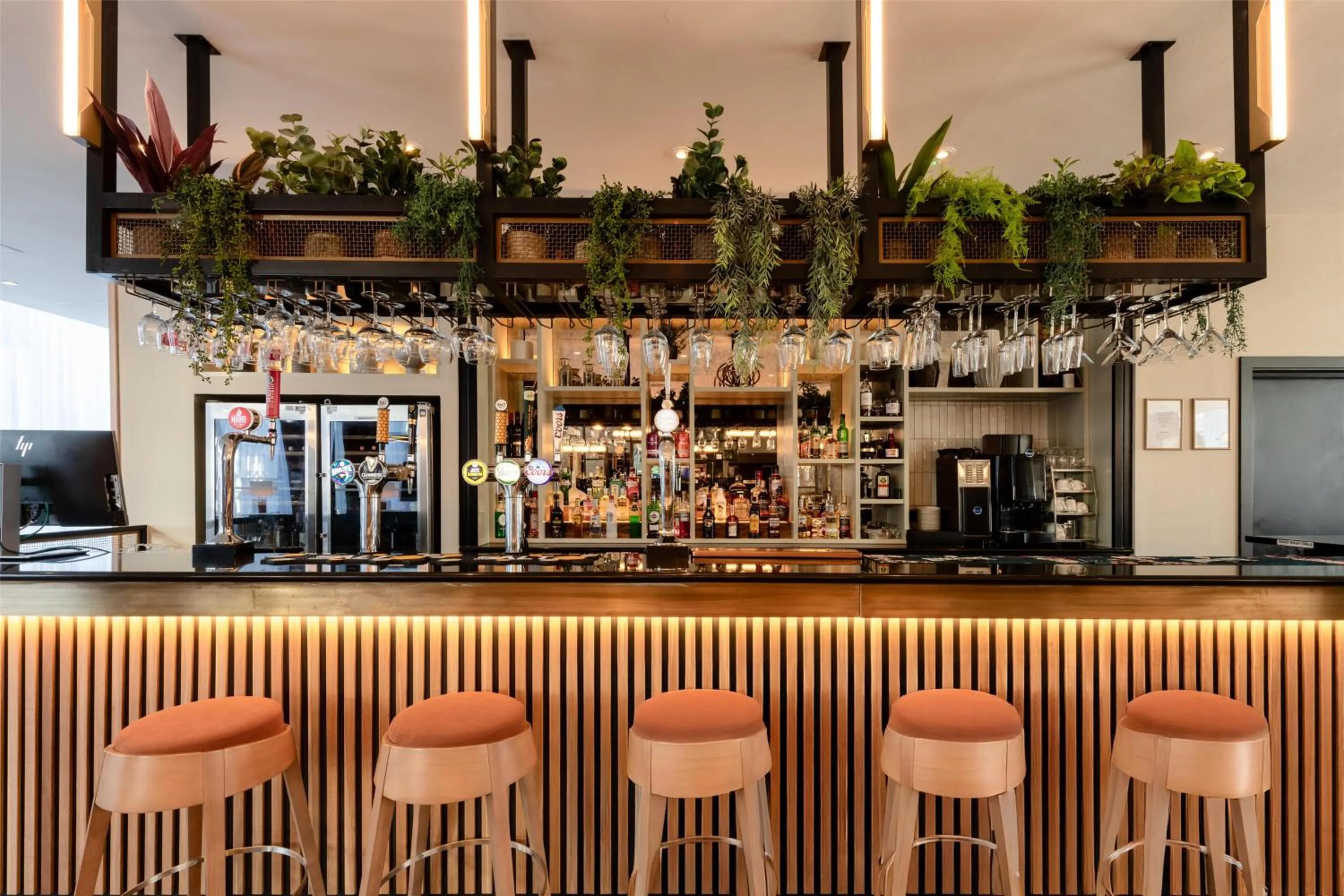 Lounge or bar in Radisson Hotel Manchester City Centre, A Verified Net Zero Hotel