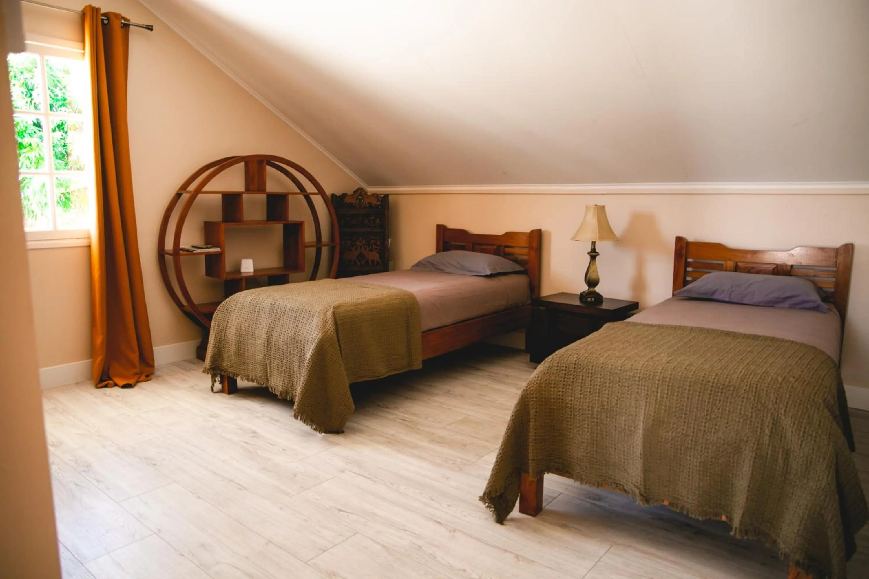 Bed in LE COLONIAL, T4 à 5 mn Aeroport dans villa de standing