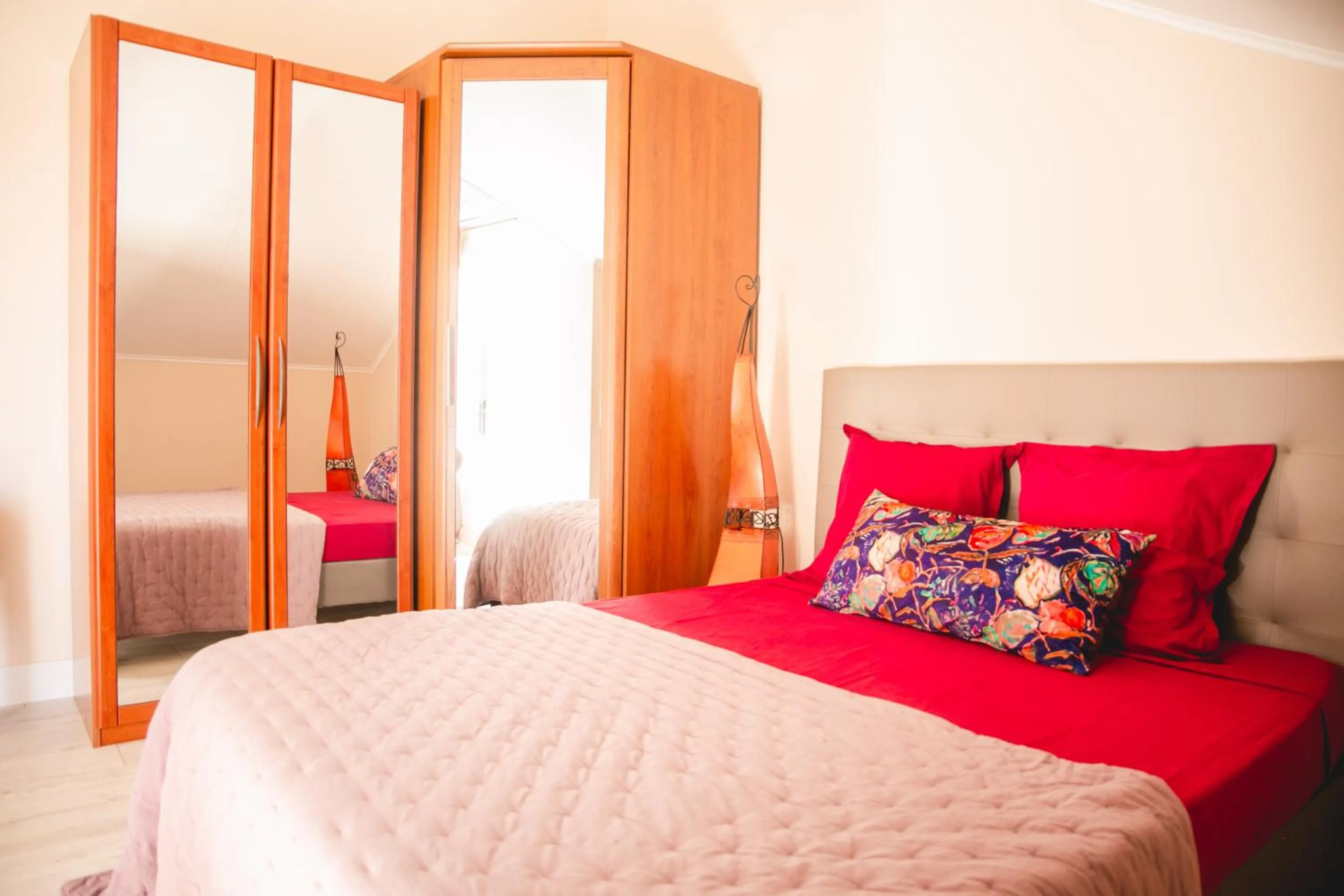 Bed in LE COLONIAL, T4 à 5 mn Aeroport dans villa de standing
