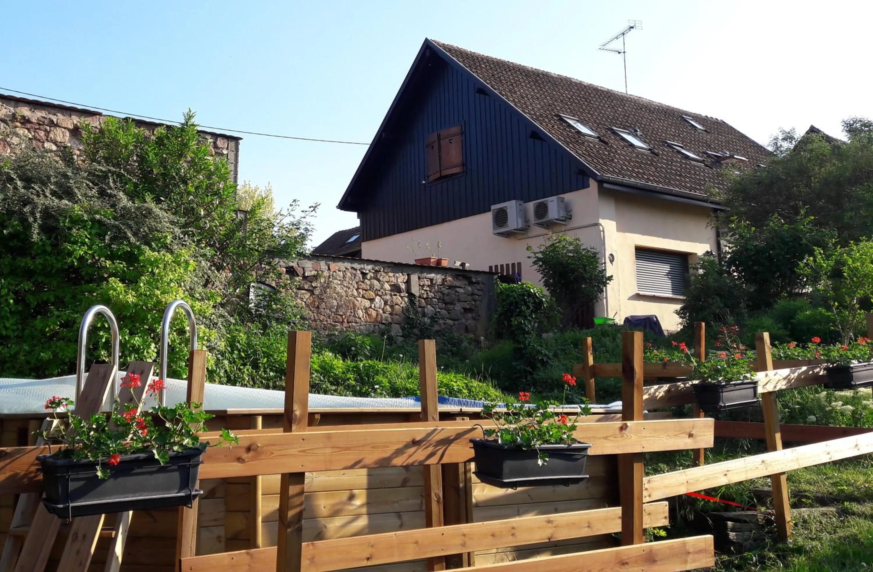 Property building in Gîte et Chambres d'hôtes, l'Erable