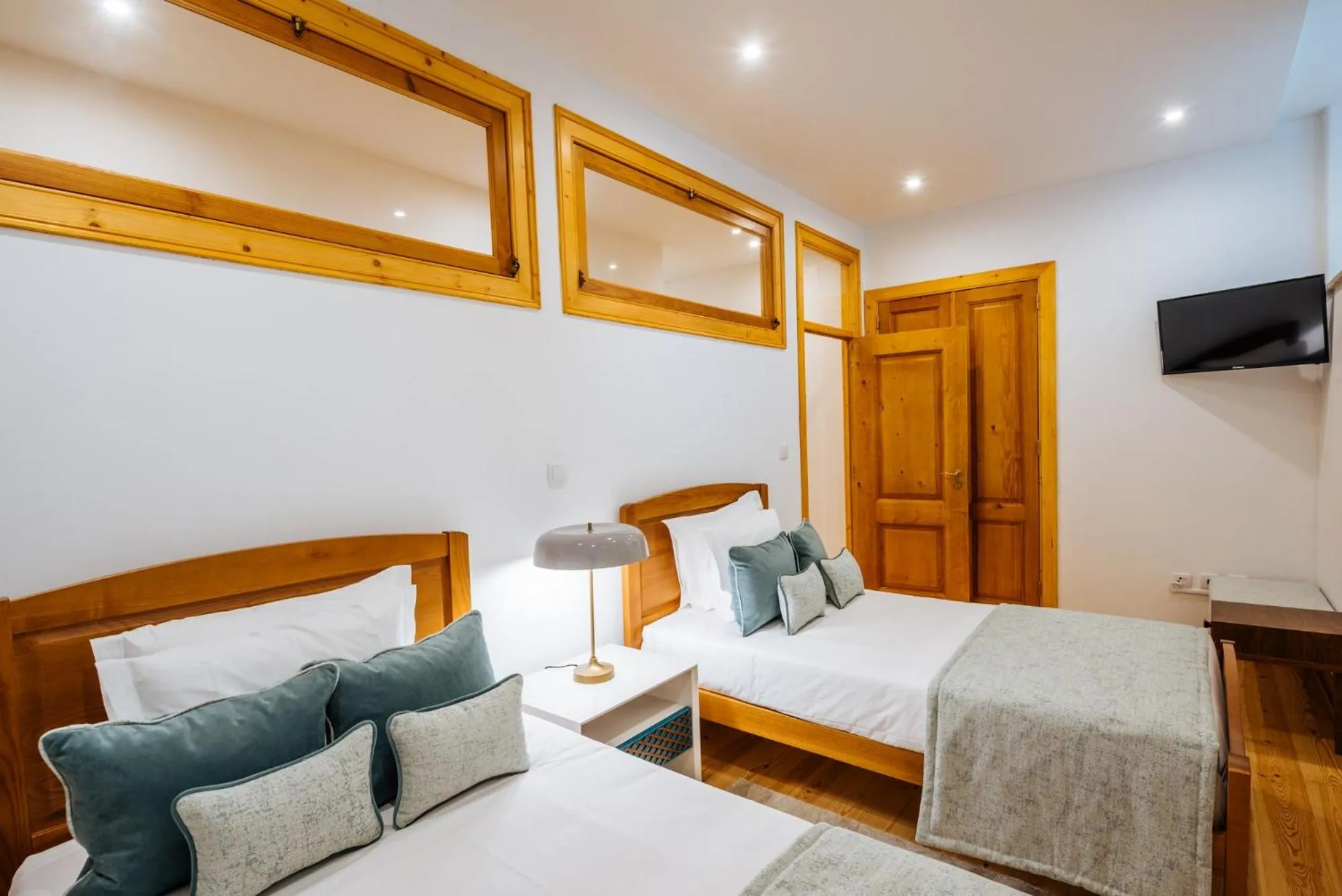 TV and multimedia, Bed in Varandas de Lisboa - Tejo River Apartments & Rooms