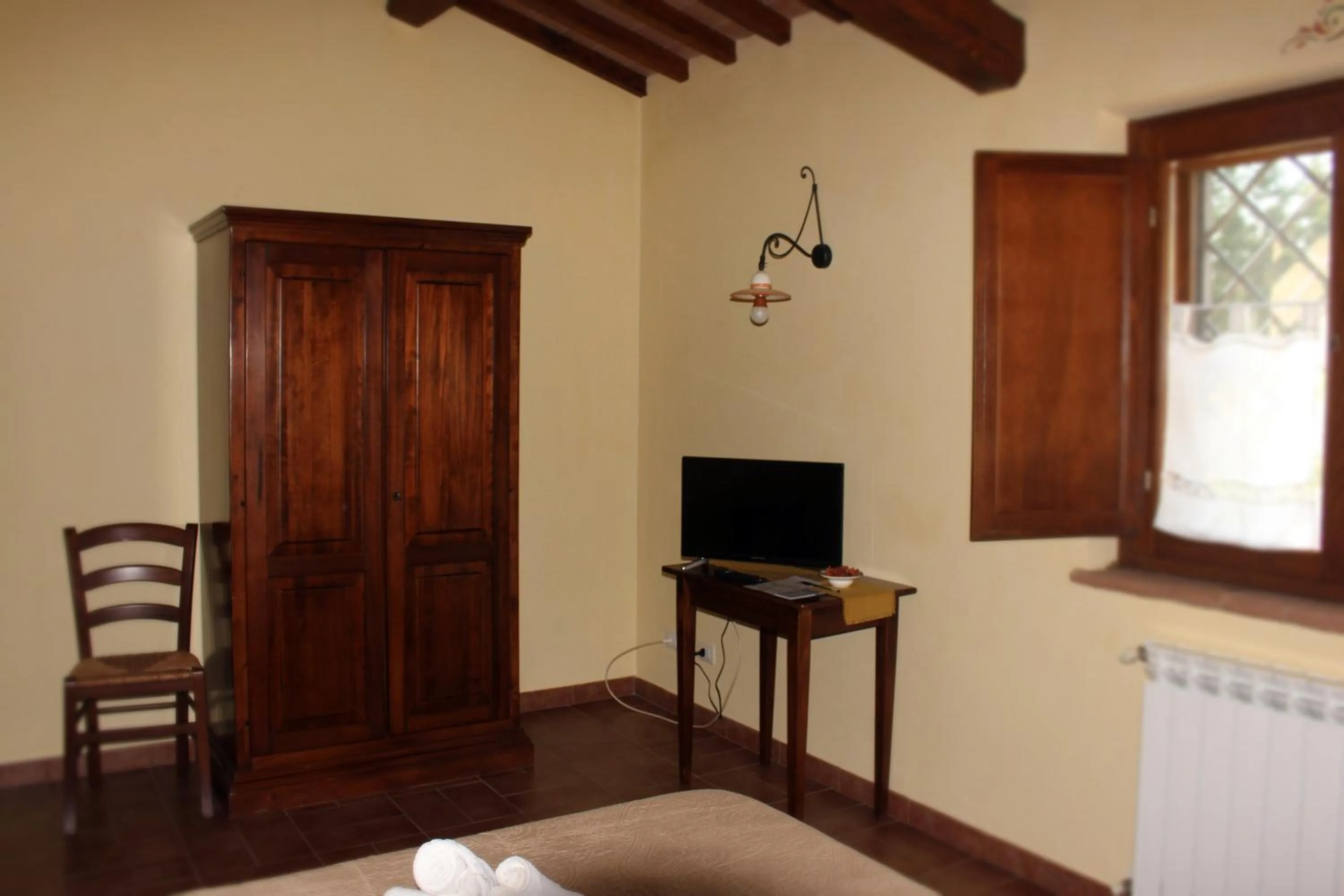 TV and multimedia, TV/Entertainment Center in Il Podere San Giuseppe