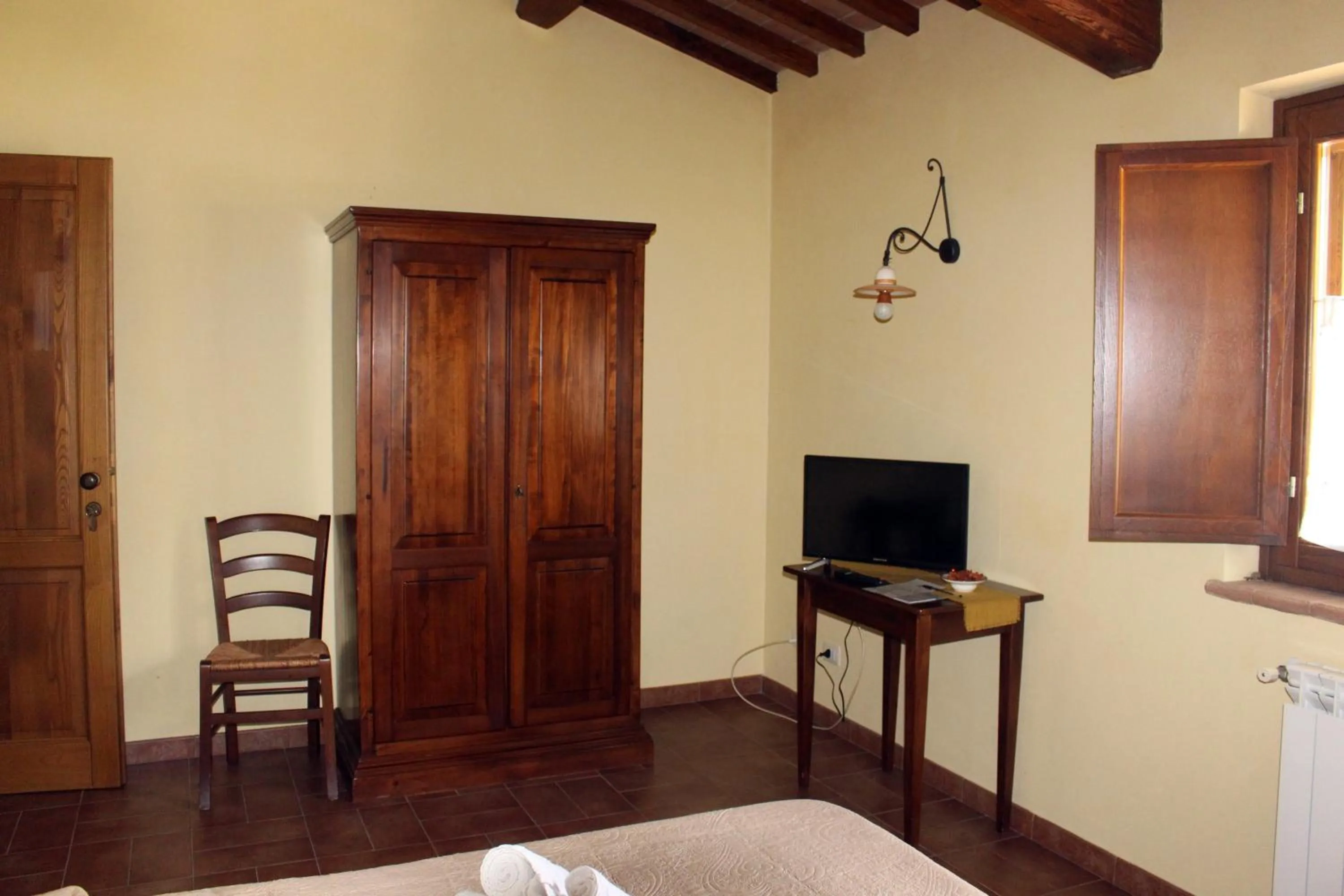 TV and multimedia, TV/Entertainment Center in Il Podere San Giuseppe