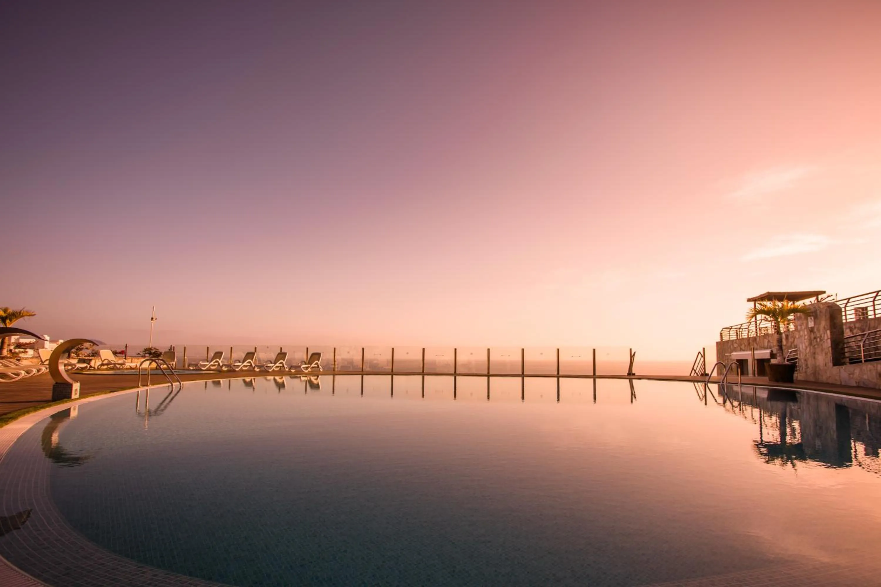 Day in Serenity Amadores