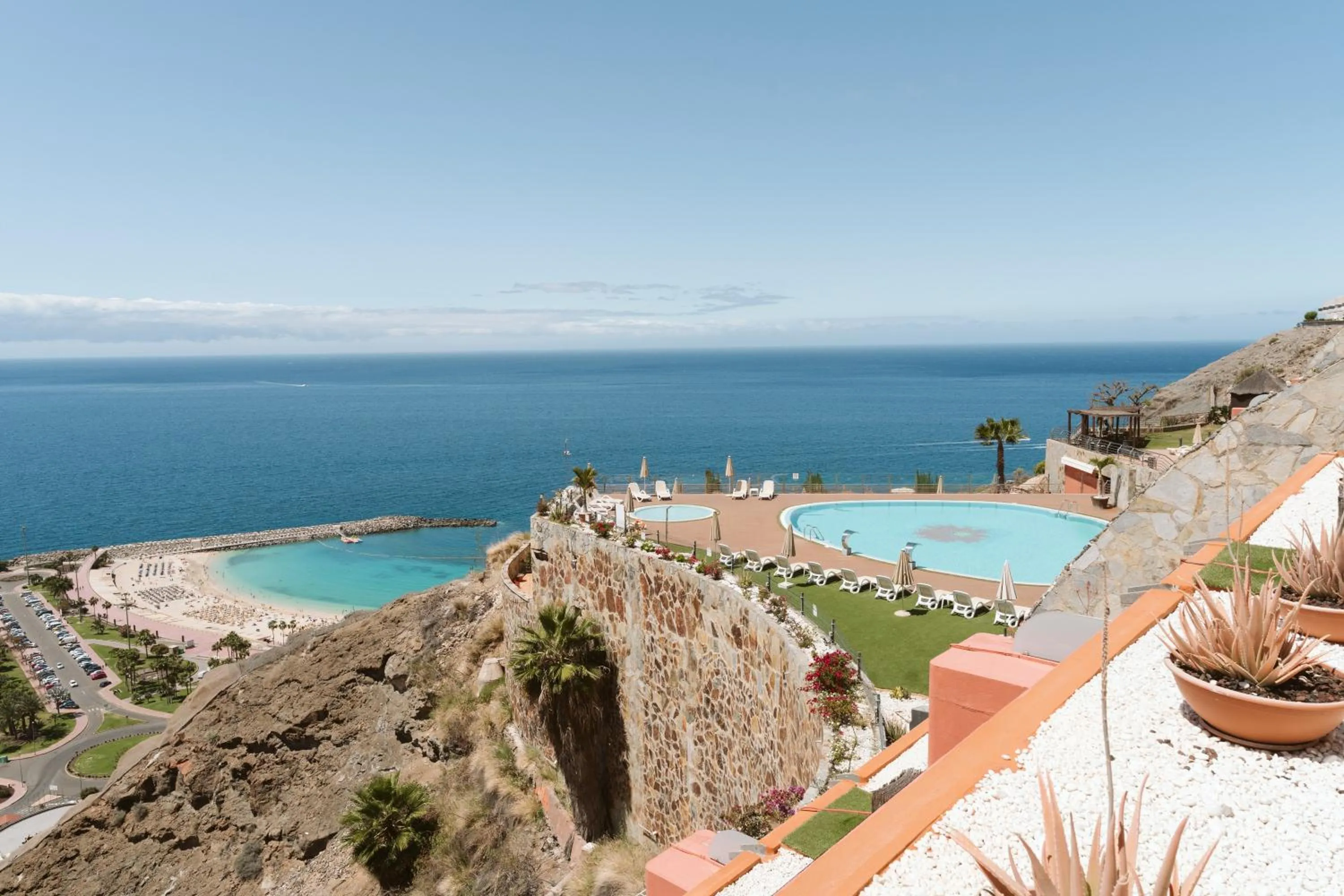 Photo of the whole room in Serenity Amadores