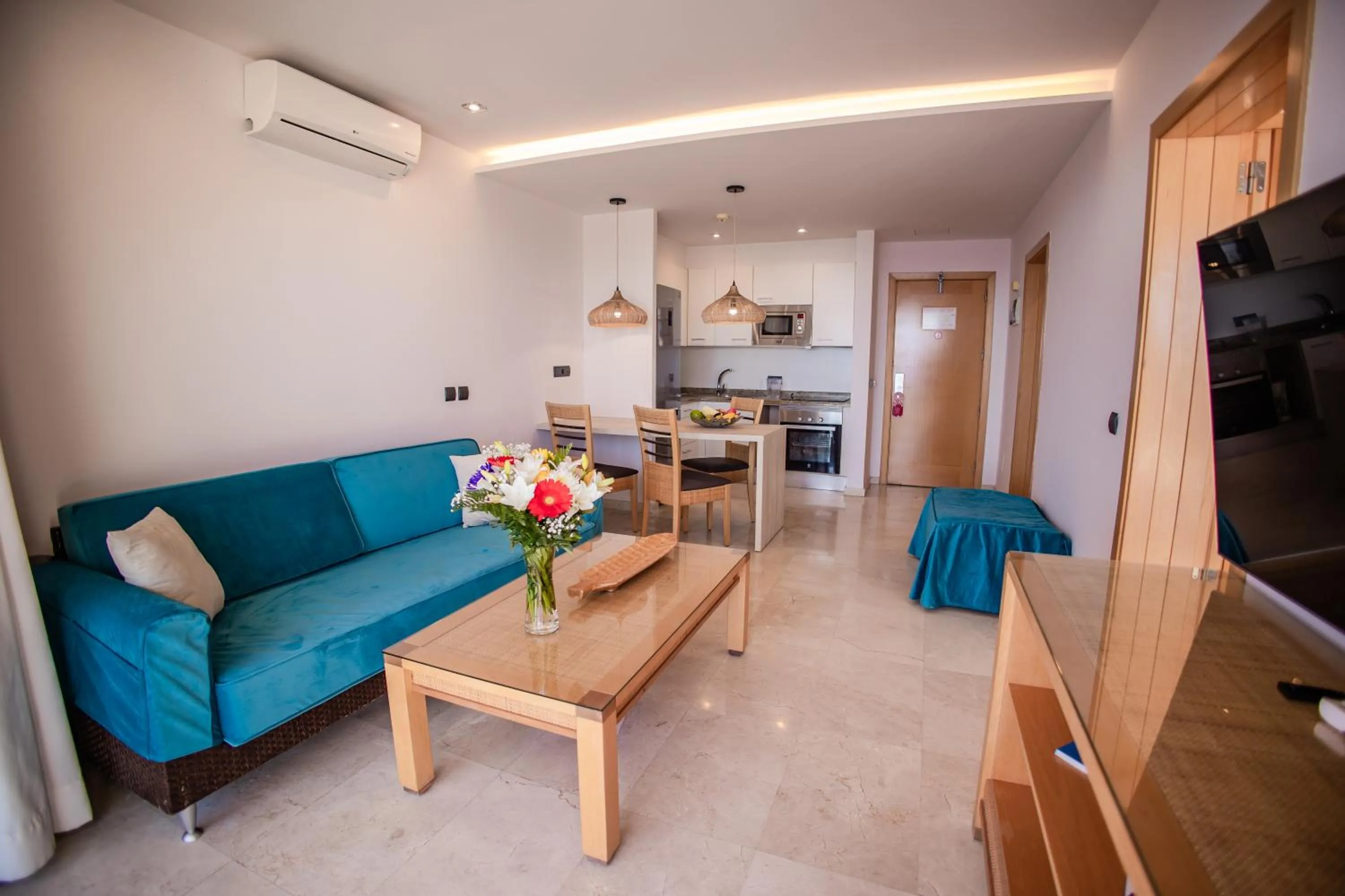 TV and multimedia in Serenity Amadores