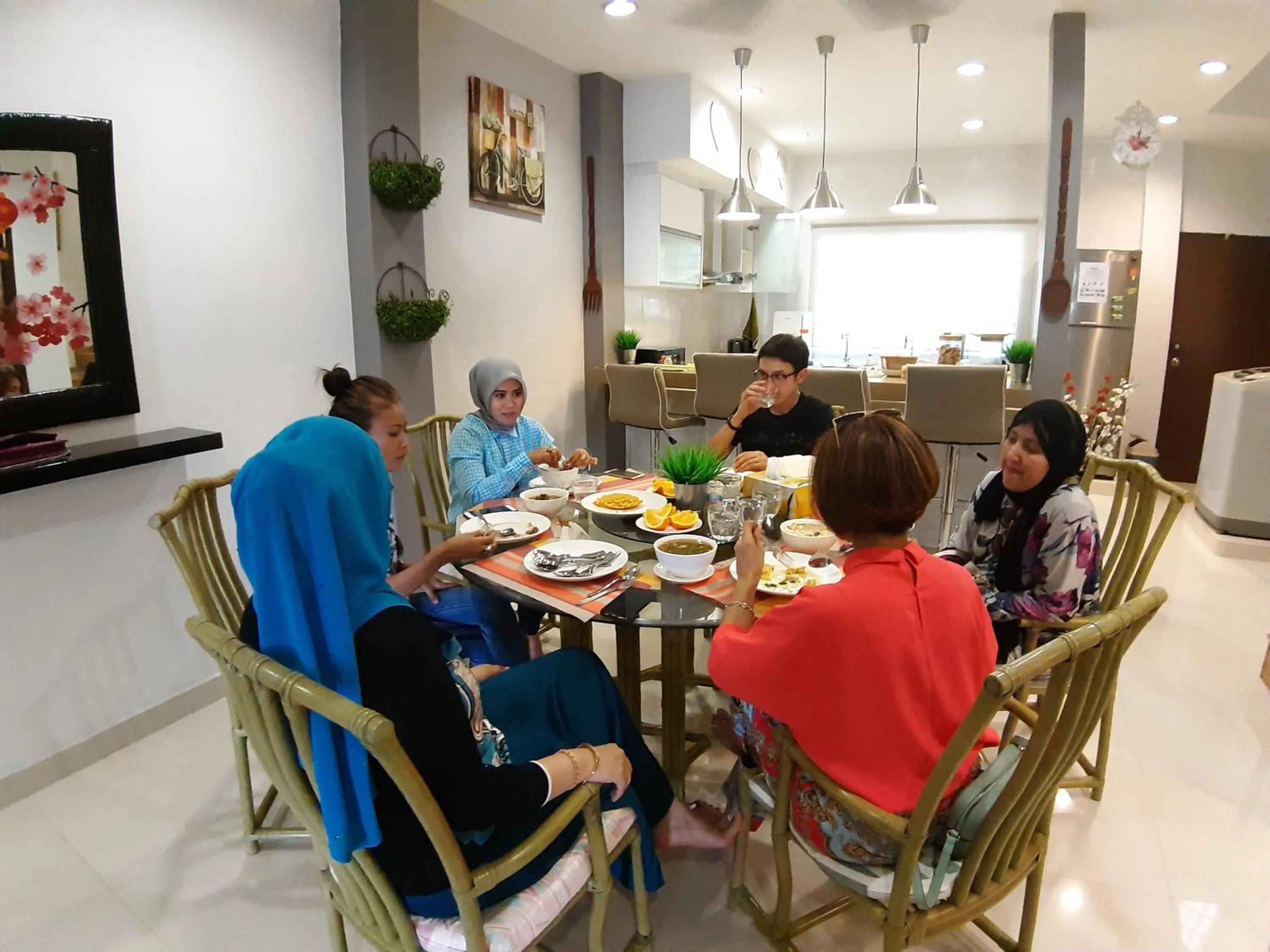 Restaurant/places to eat in Walasa Kuala Lumpur Homes by MSH