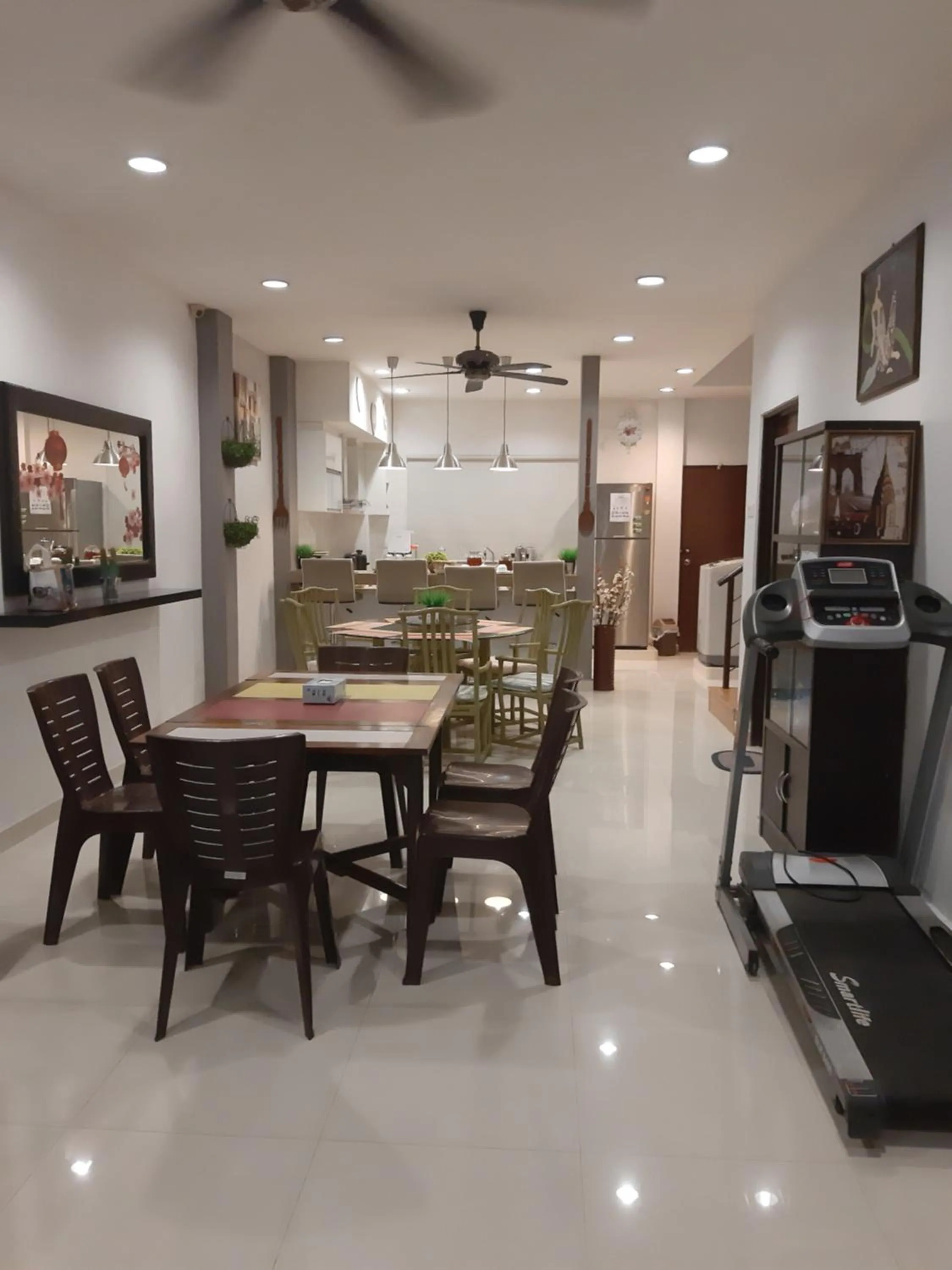 Restaurant/places to eat in Walasa Kuala Lumpur Homes by MSH