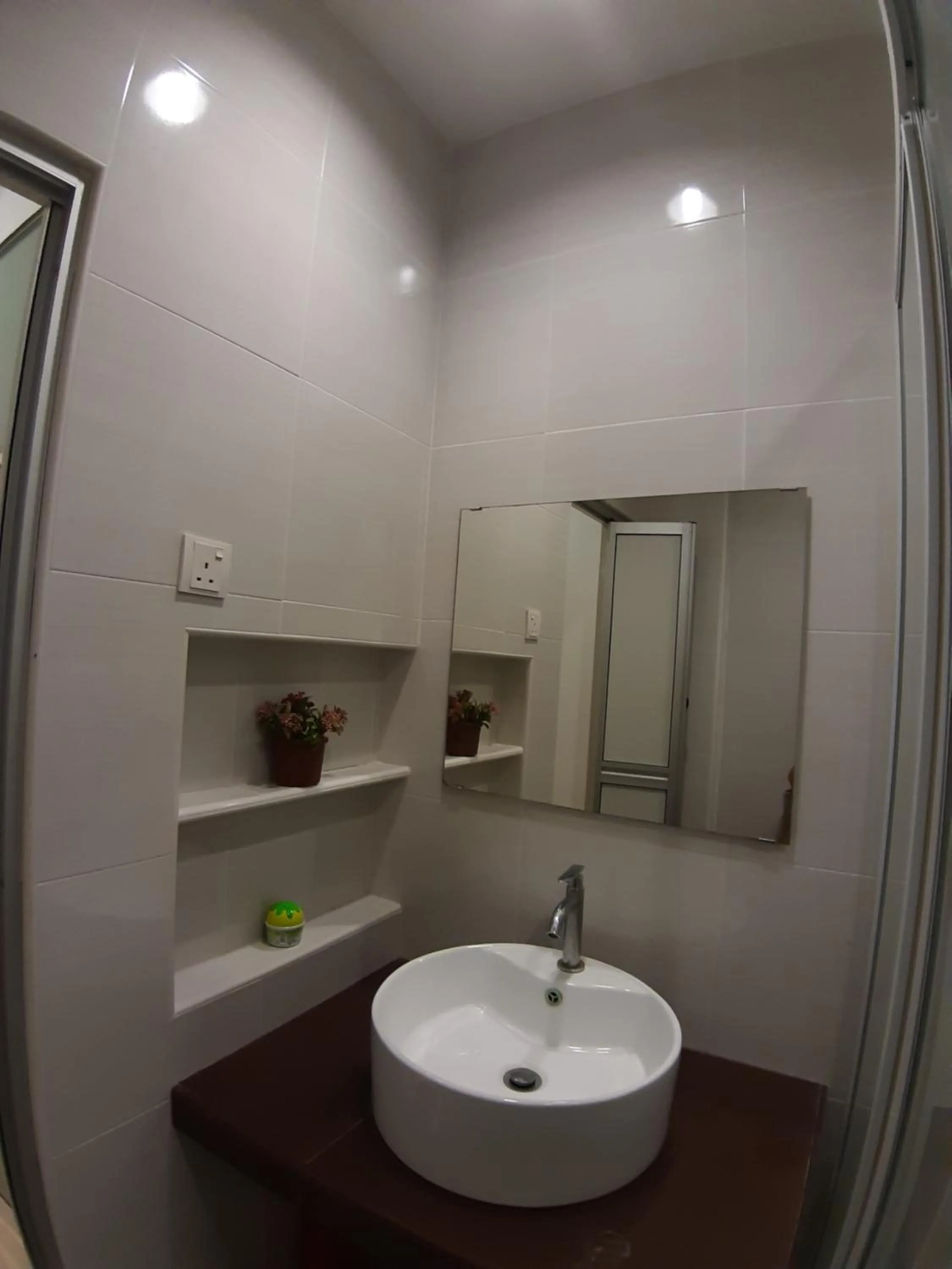Bathroom in Walasa Kuala Lumpur Homes by MSH