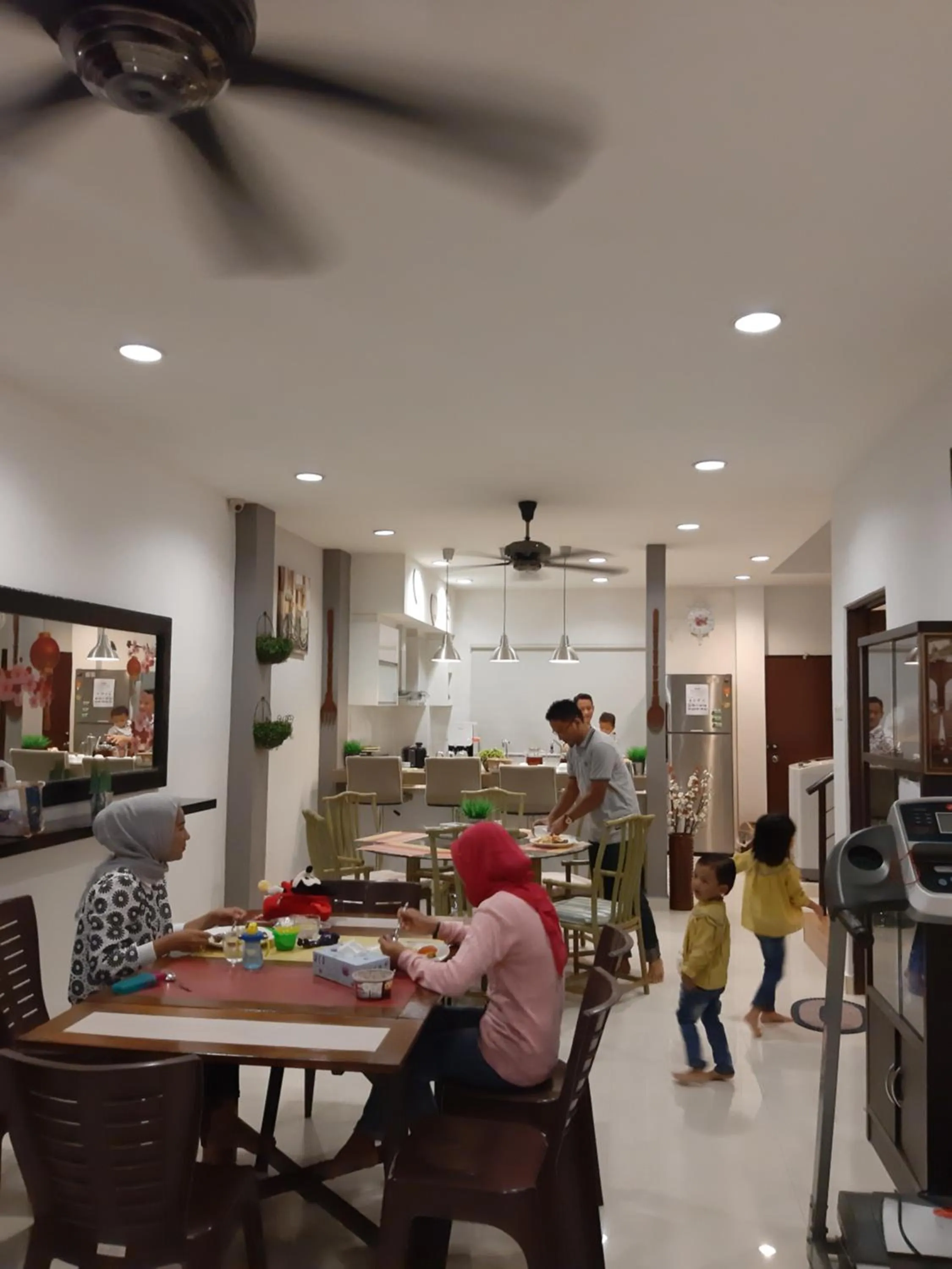 Restaurant/places to eat in Walasa Kuala Lumpur Homes by MSH