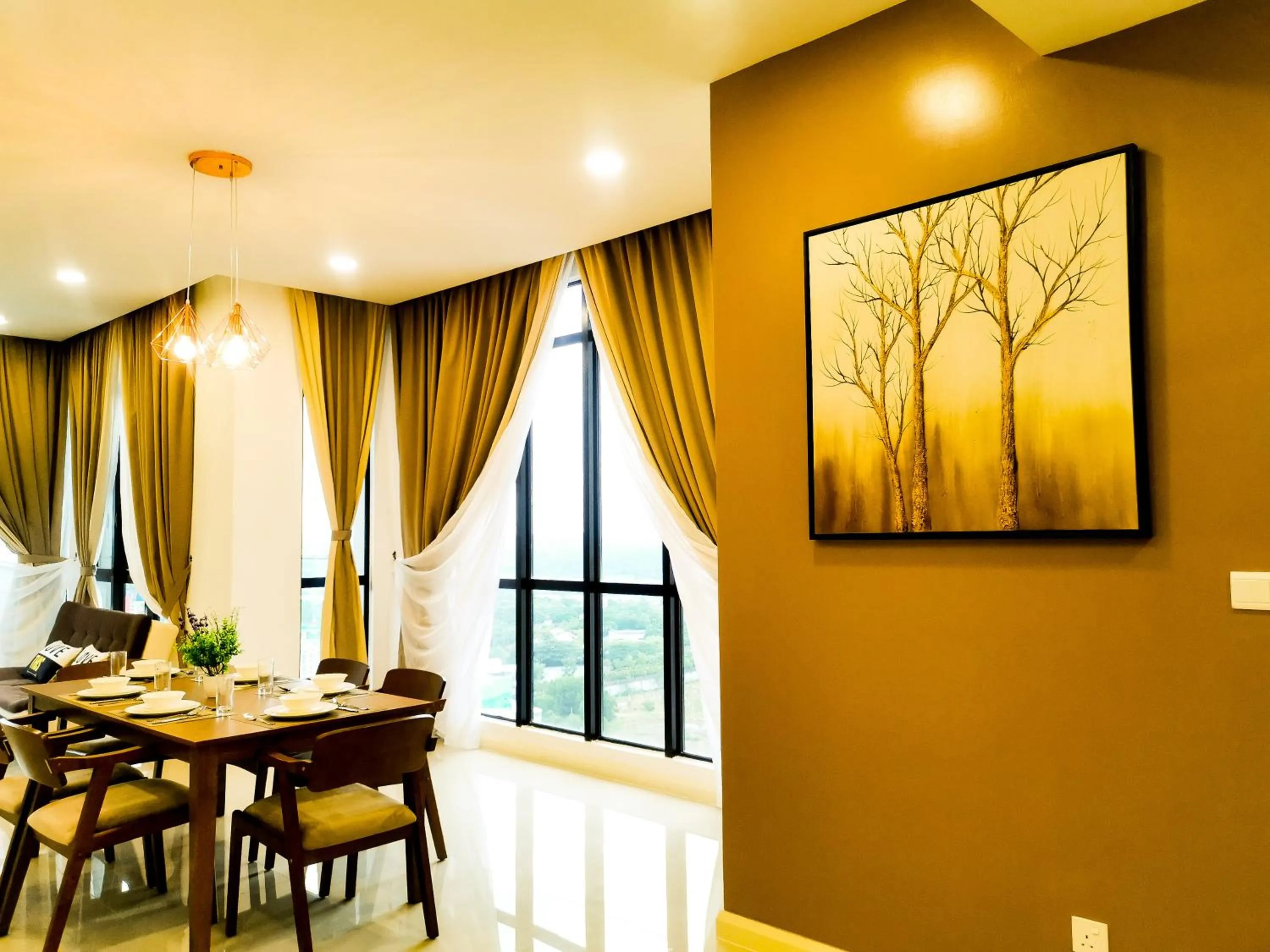 Dining area in Legoland D'PRISTINE Apartment By TGP