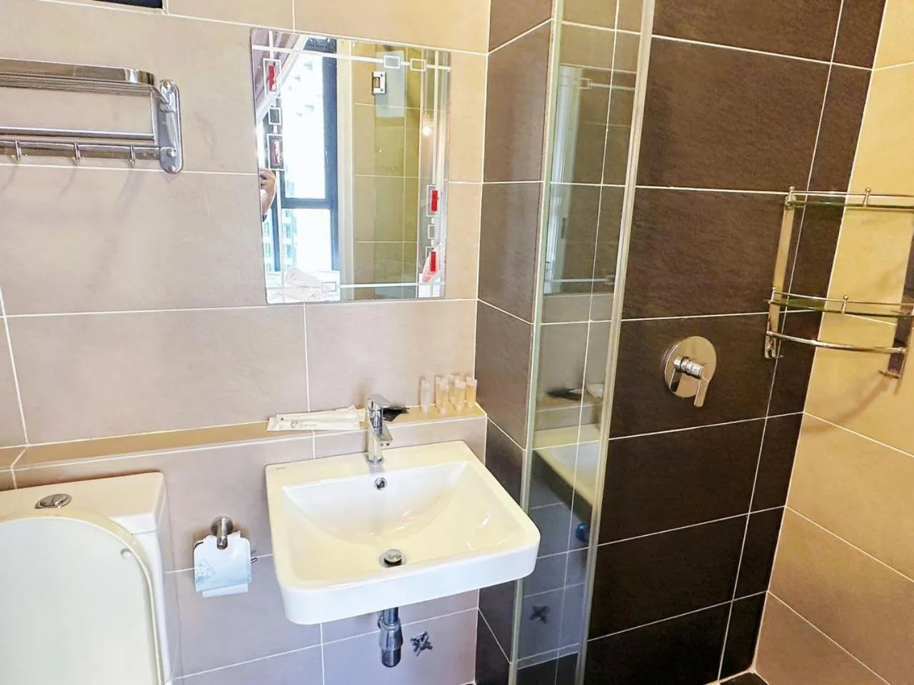 Shower in Legoland D'PRISTINE Apartment By TGP