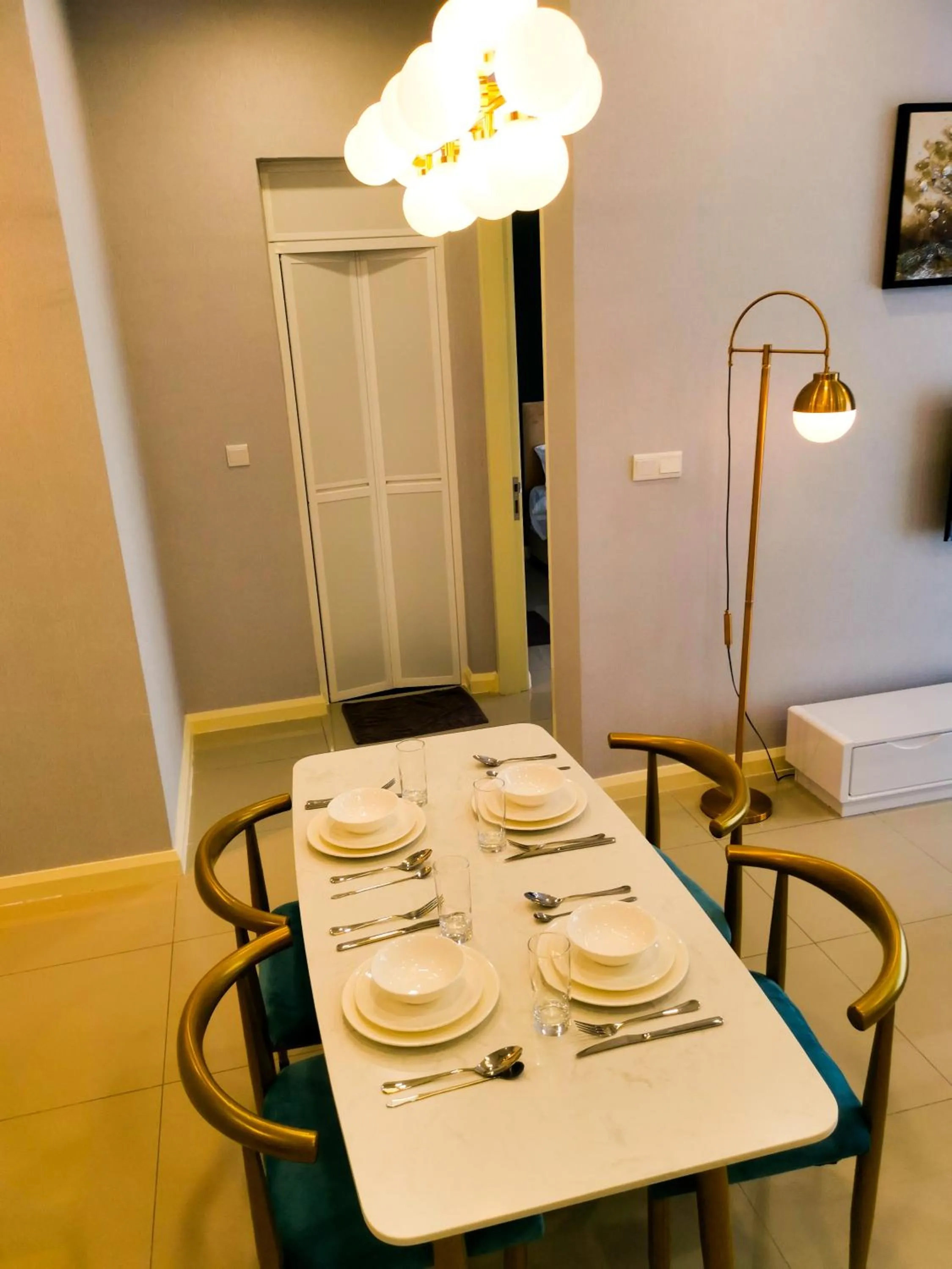 Restaurant/places to eat in Legoland D'PRISTINE Apartment By TGP