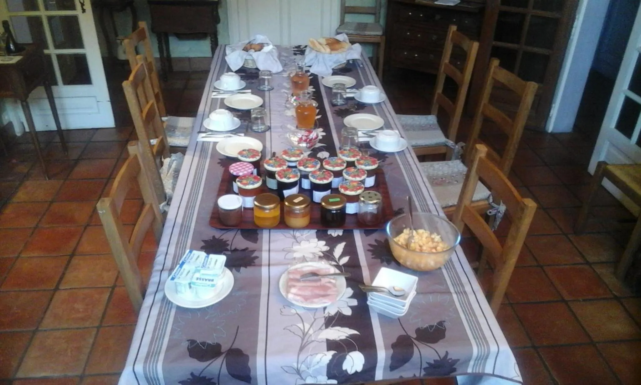 Continental breakfast in Chambres d'hôtes Résidence du Parc