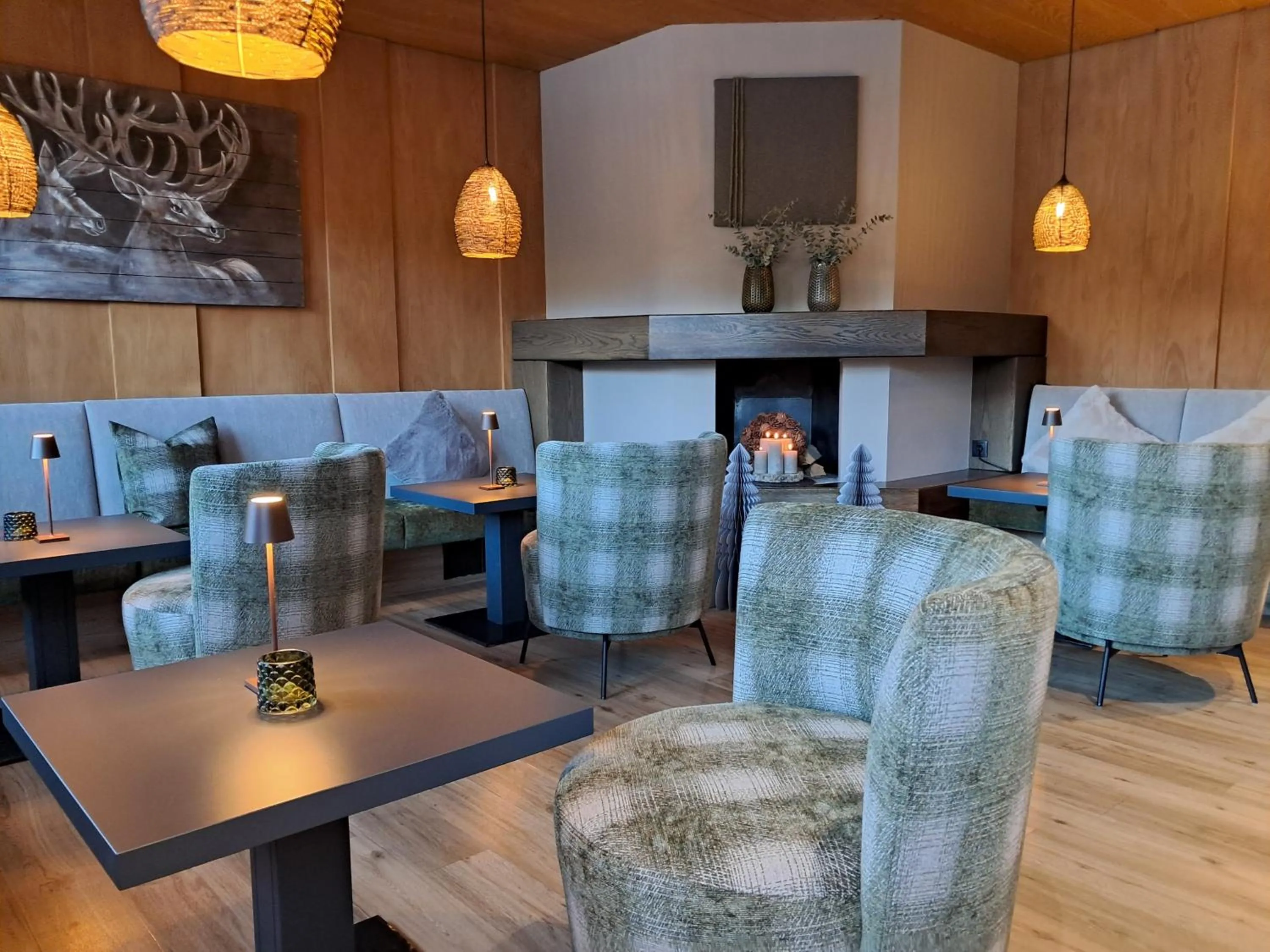 Lounge or bar in Hotel Toblacherhof