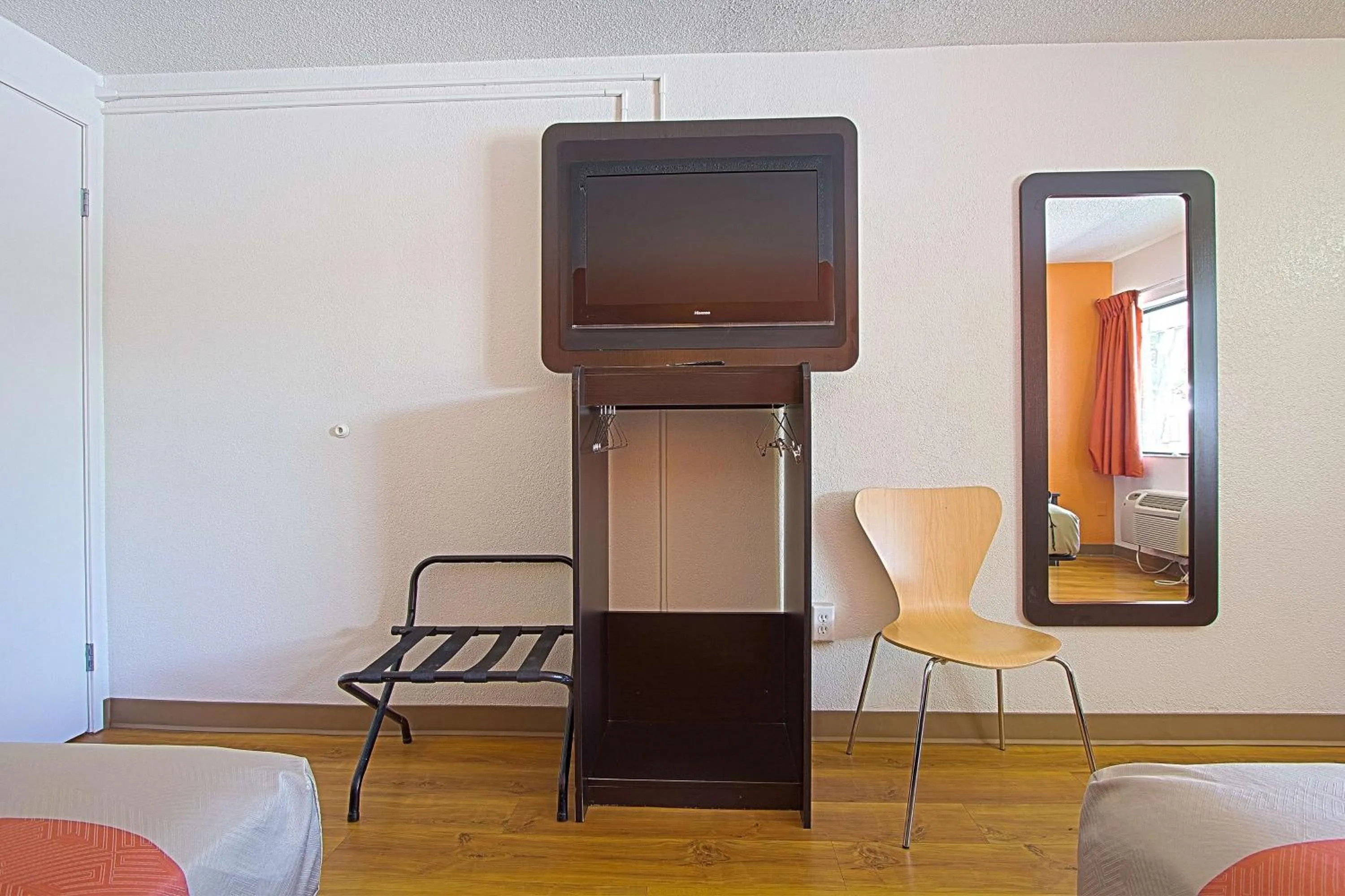 TV and multimedia in Motel 6-East Brunswick, NJ