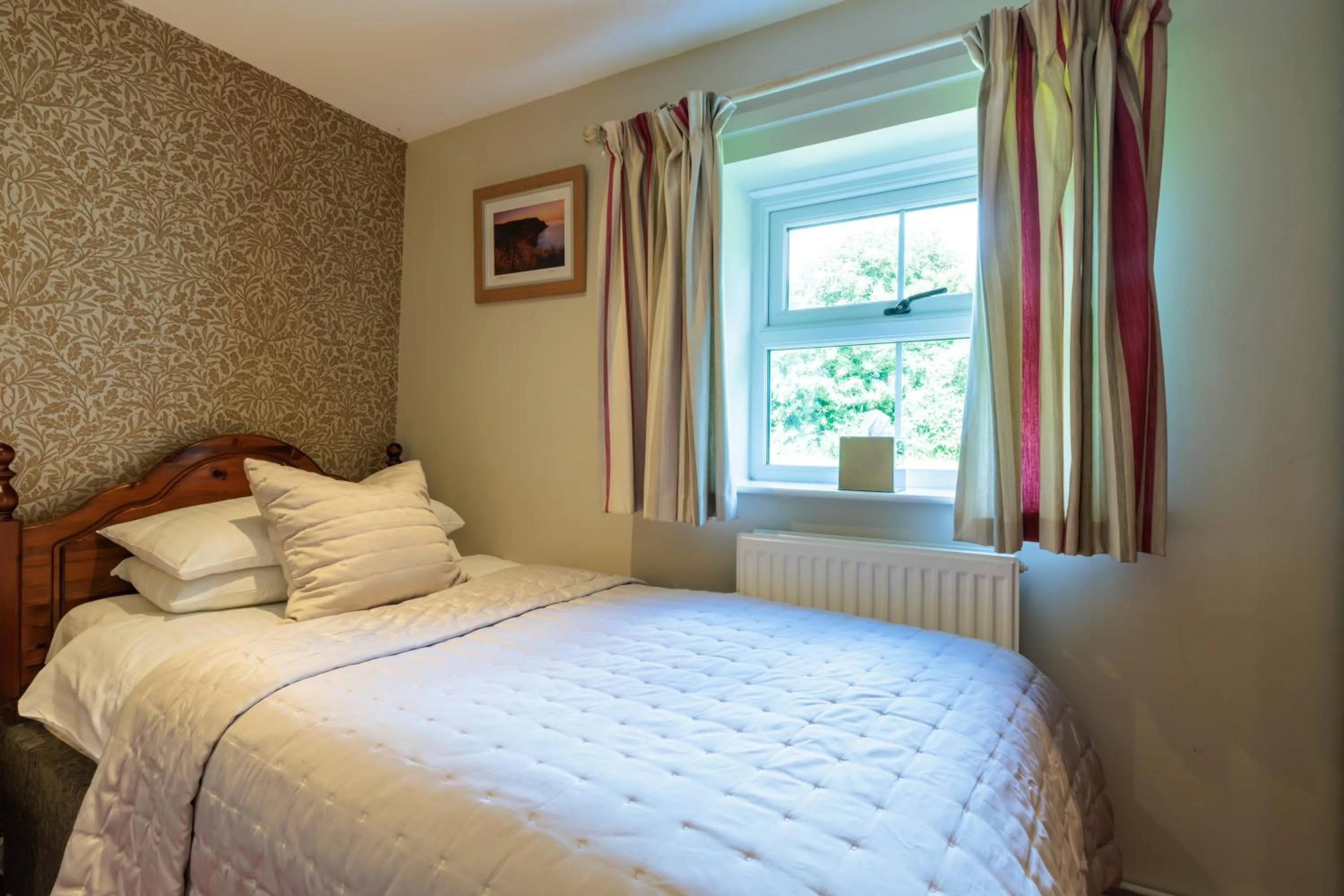 Property building, Bed in Blacksmiths Arms Inn