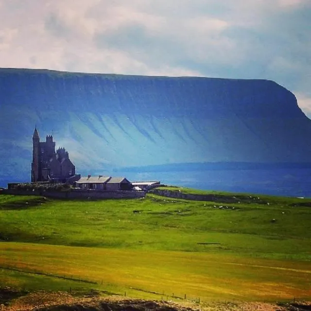 Nearby landmark in Mount Edward Lodge