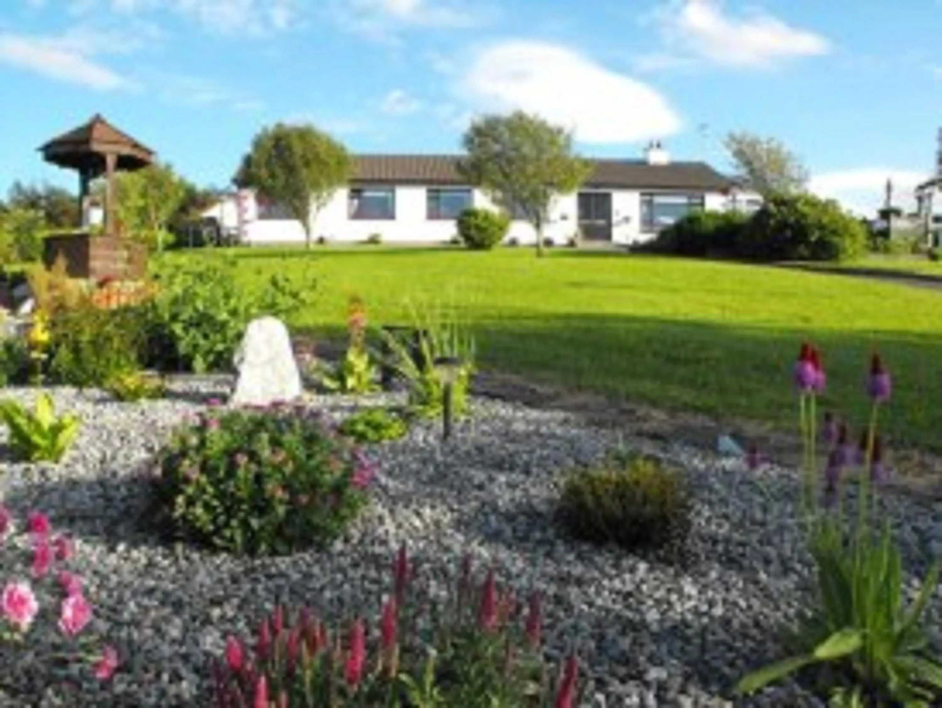 Facade/entrance in Mount Edward Lodge