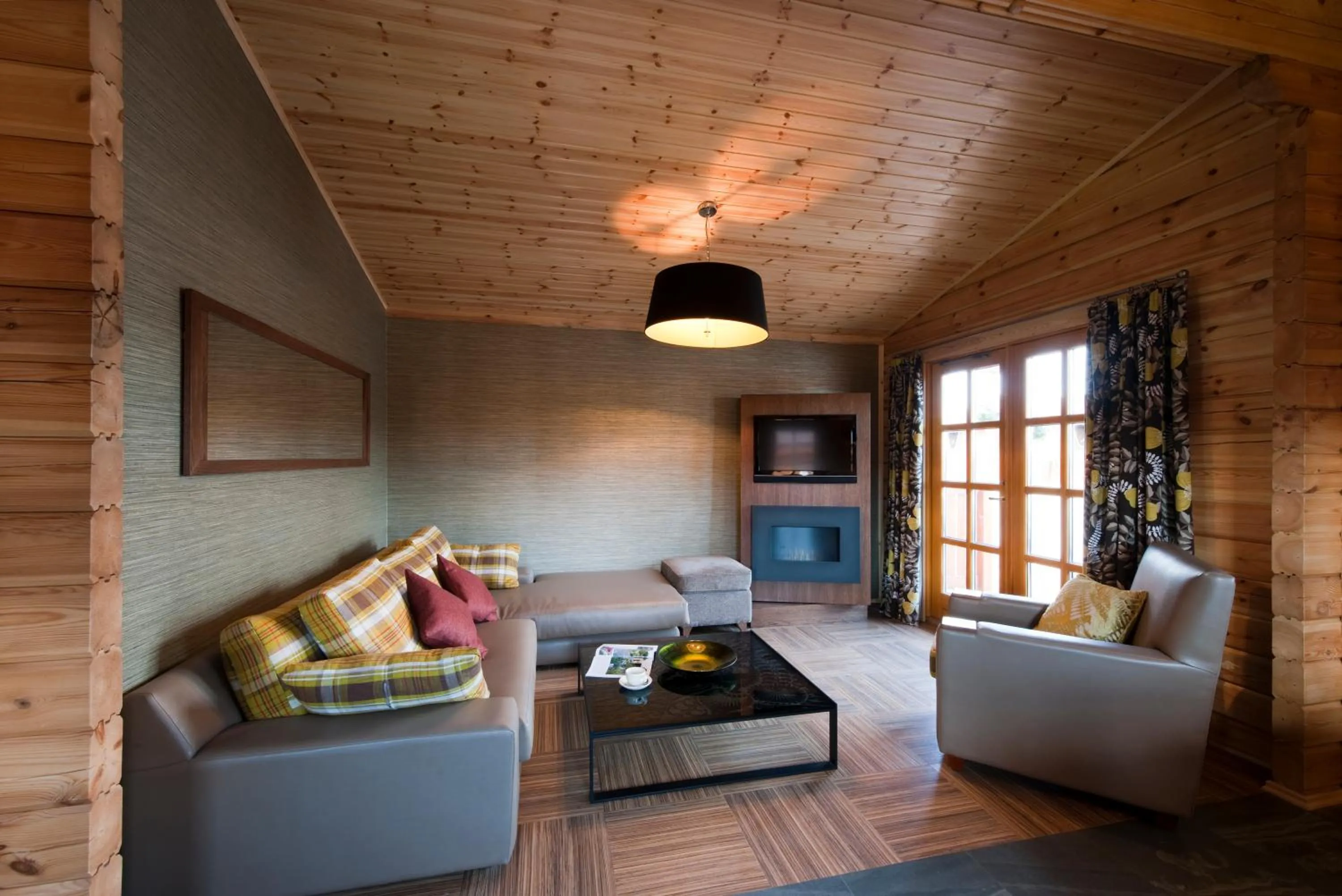 TV and multimedia in Ingliston Country Club Hotel