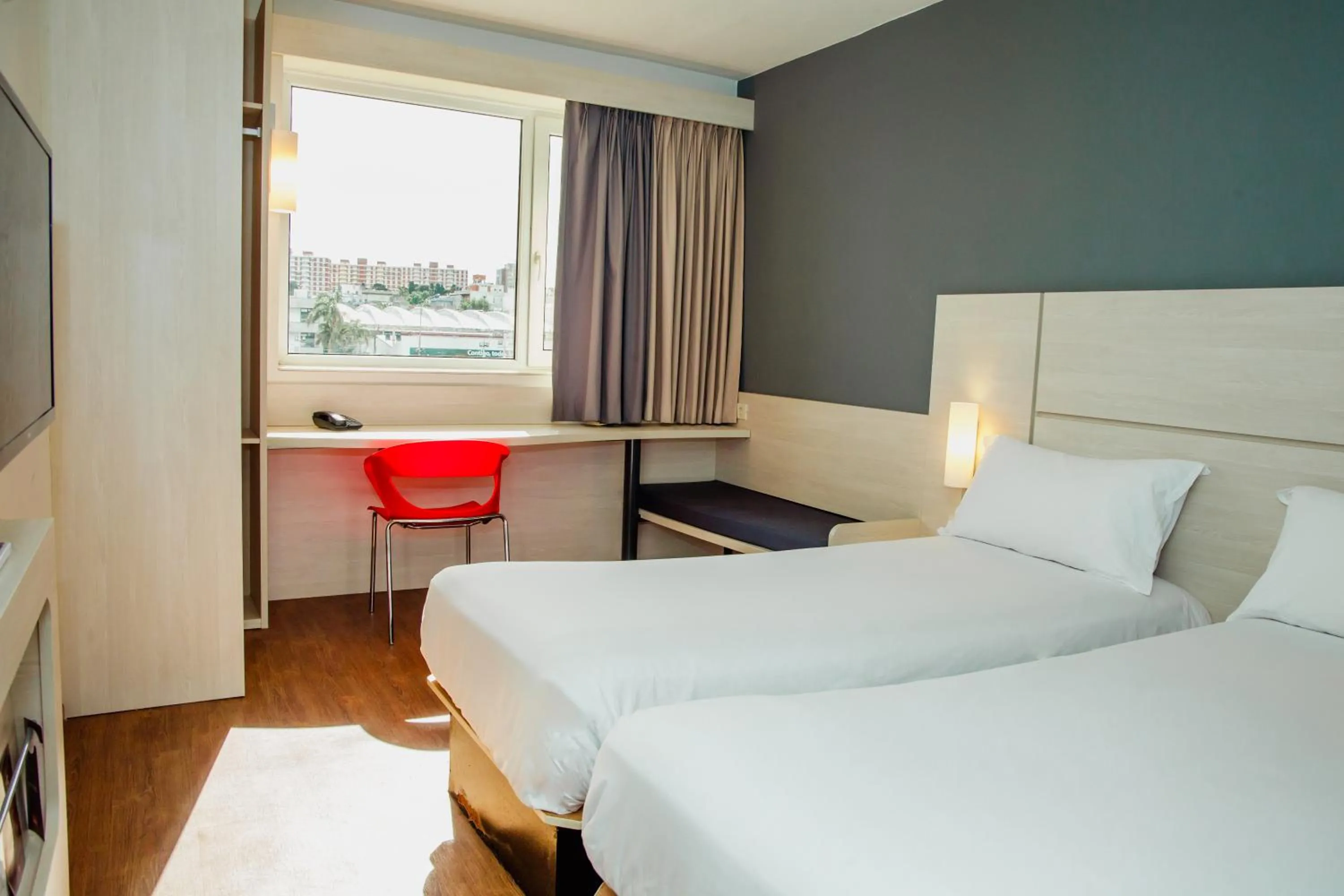 Bed in ibis Montevideo Rambla