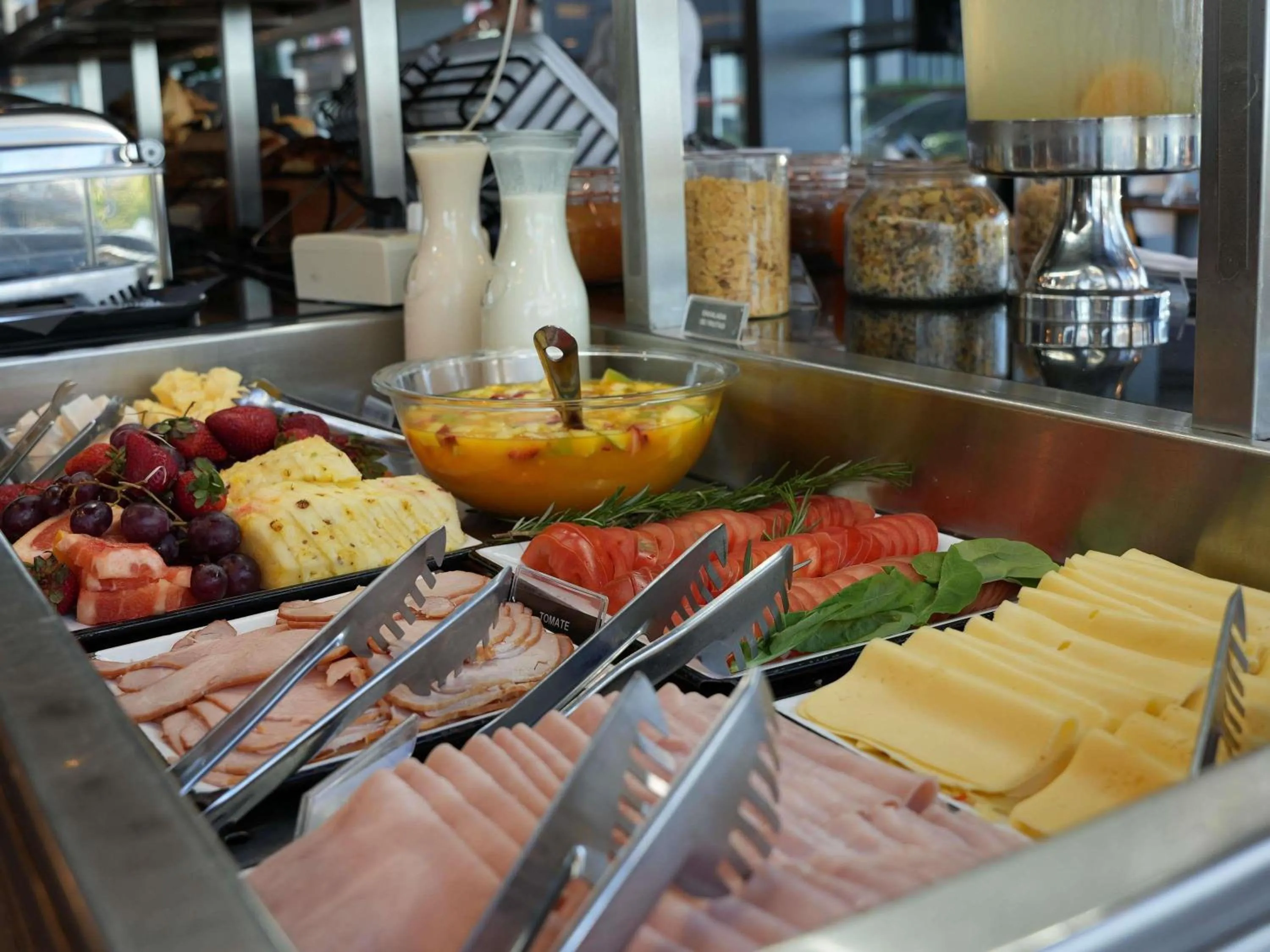 Breakfast in ibis Montevideo Rambla