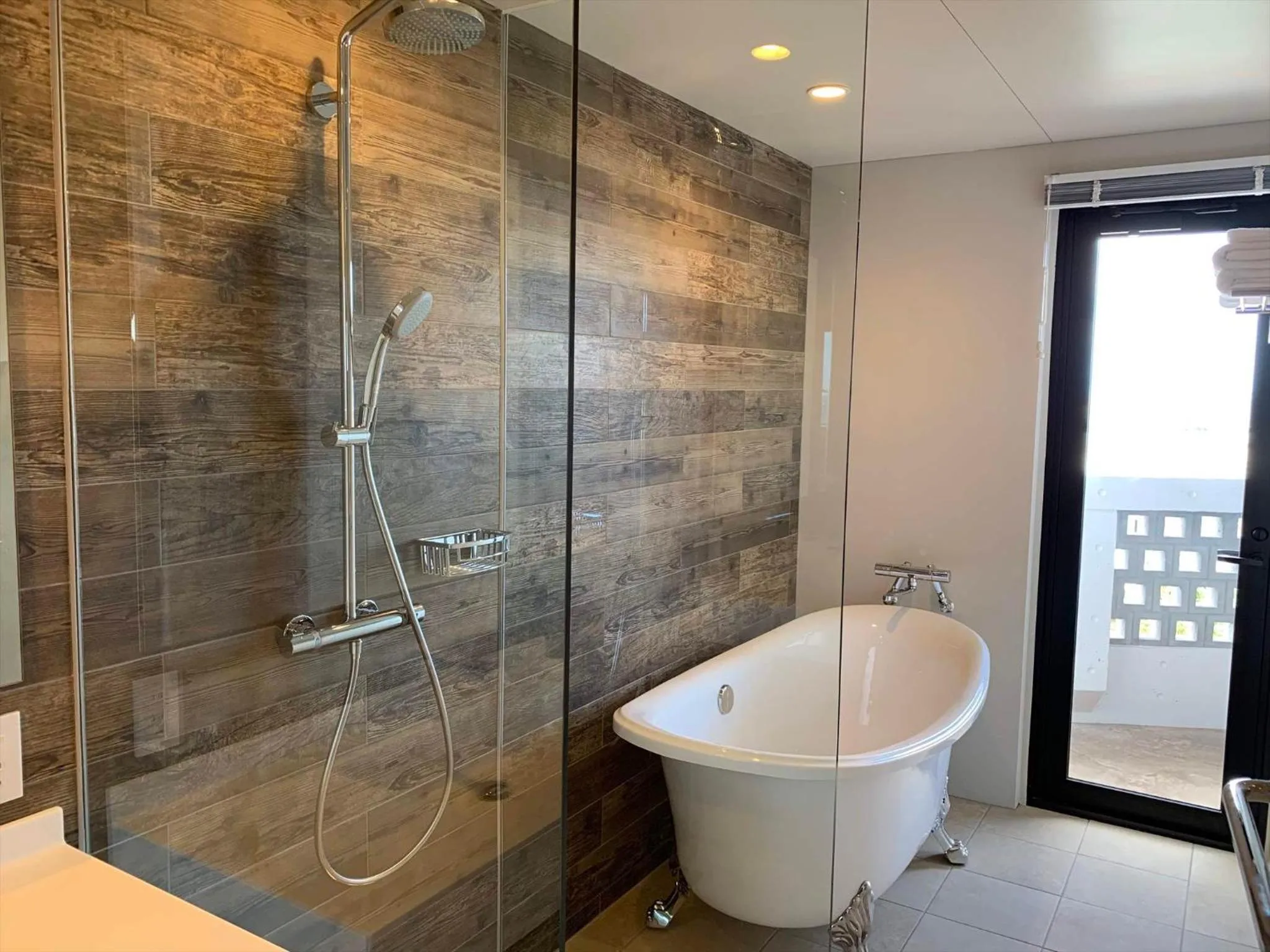 Bathroom in Yomitan Condhotel ND