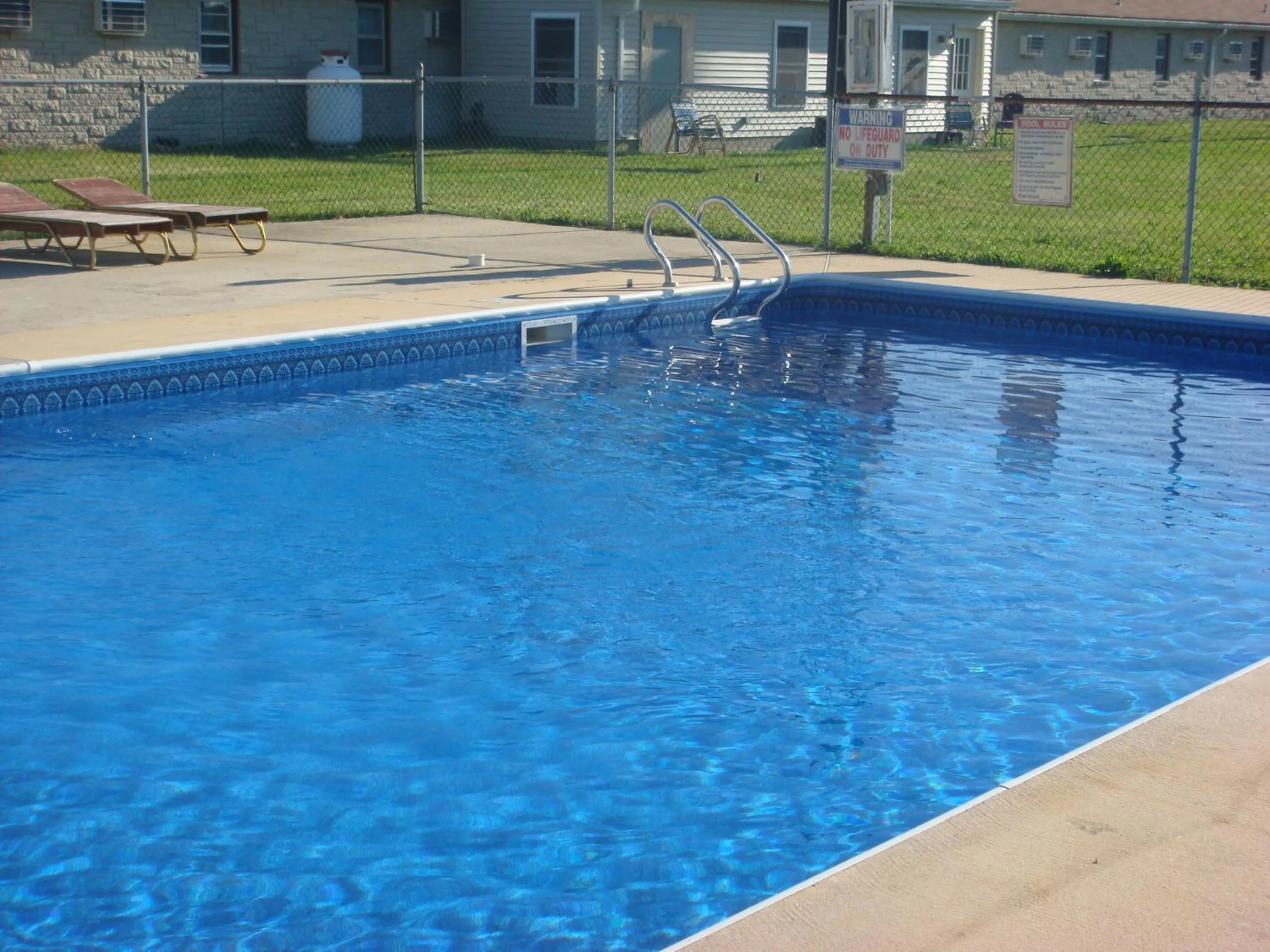 Swimming pool in Americas Best Value Inn - Palmyra/Hershey