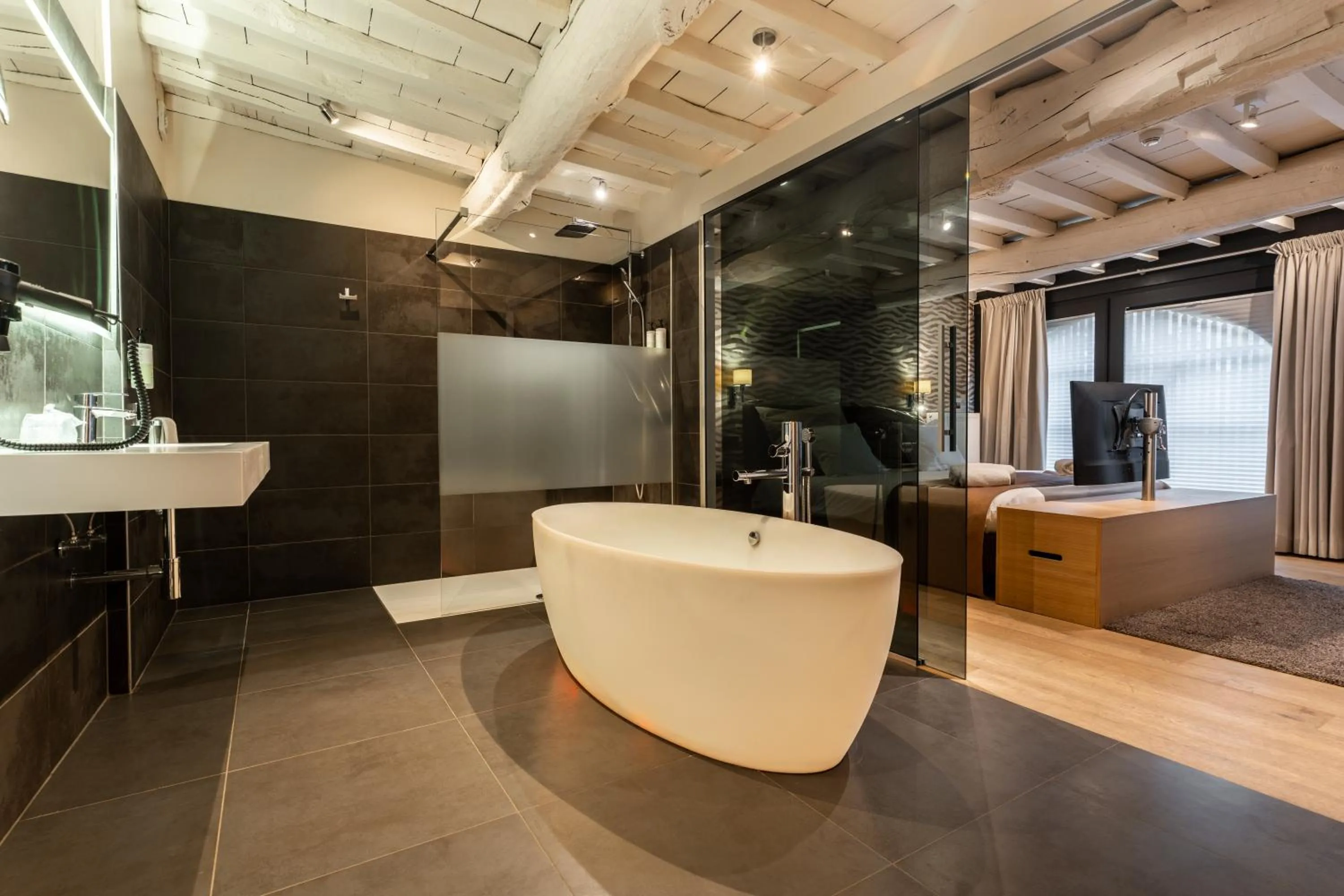 Photo of the whole room in Hôtel Le Manoir