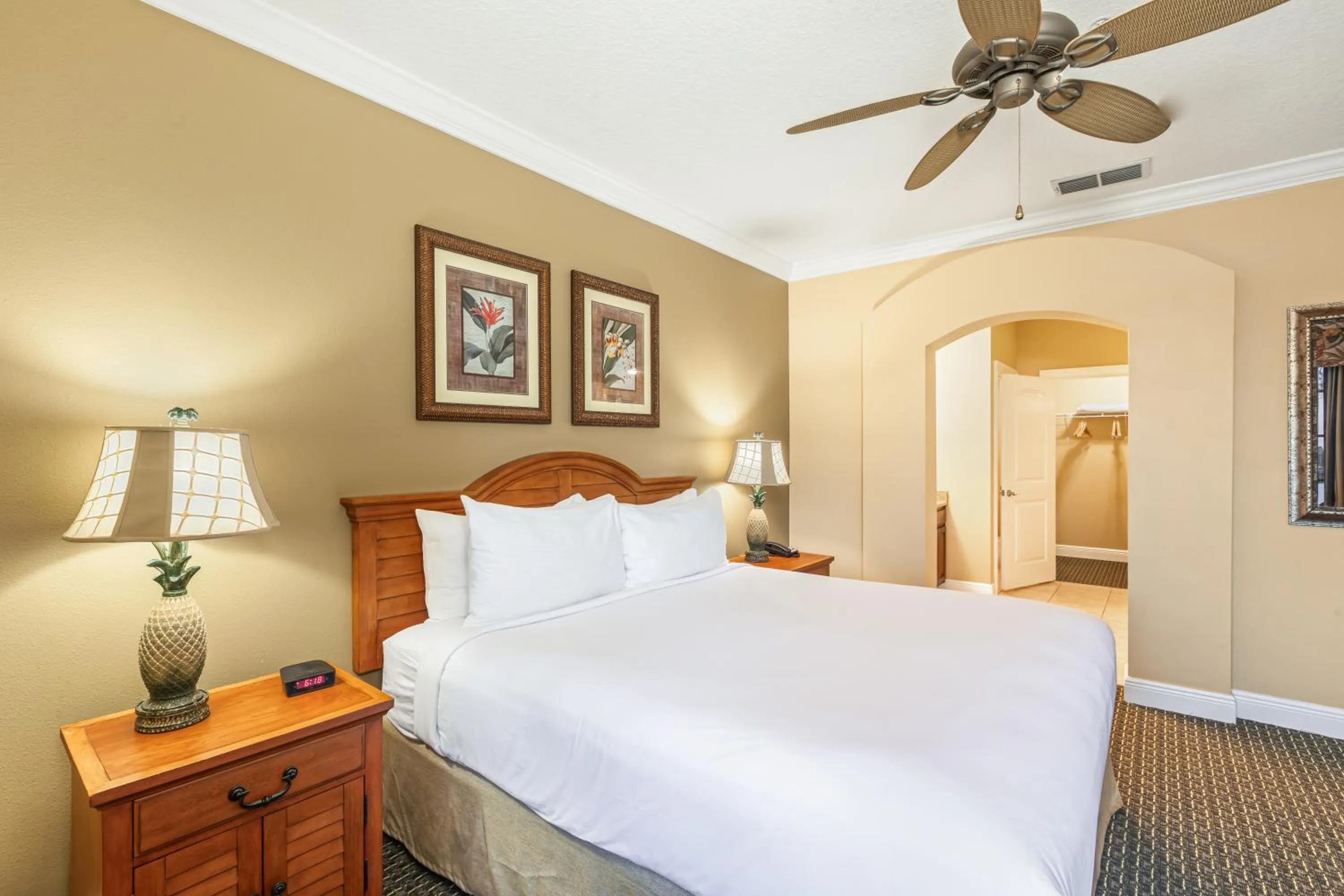 Bedroom, Bed in The Berkley, Orlando