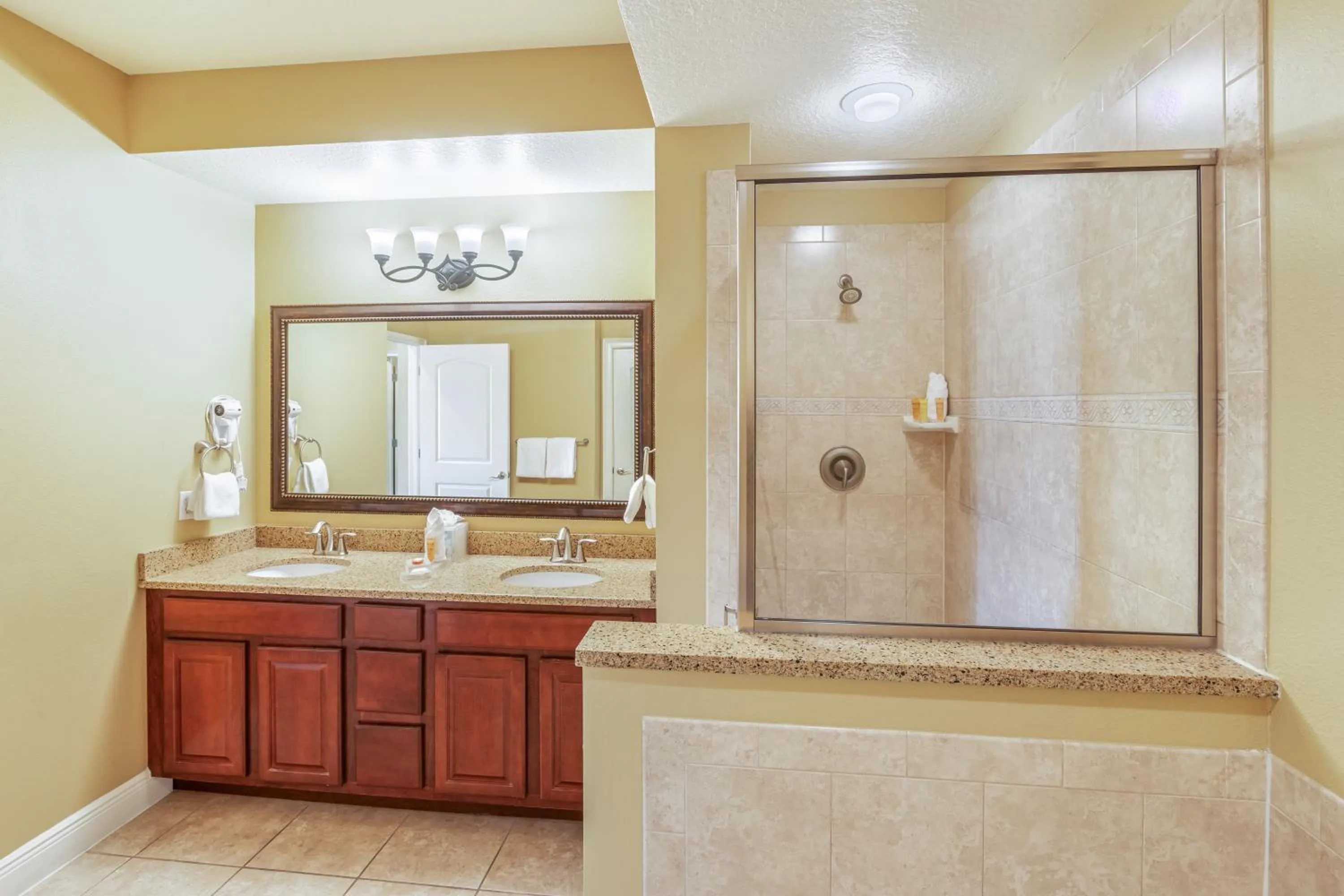 Bathroom in The Berkley, Orlando