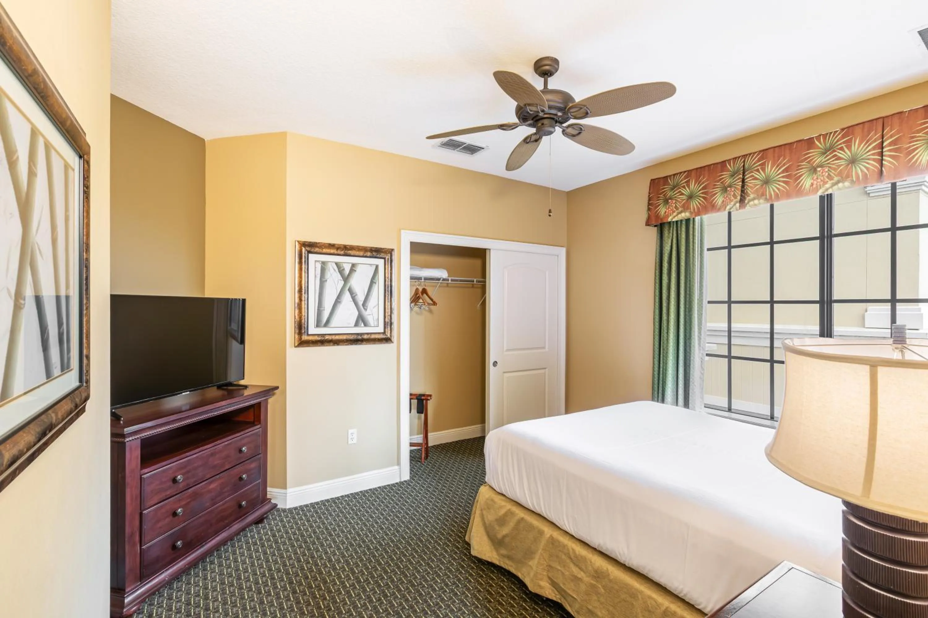 Bedroom, Bed in The Berkley, Orlando