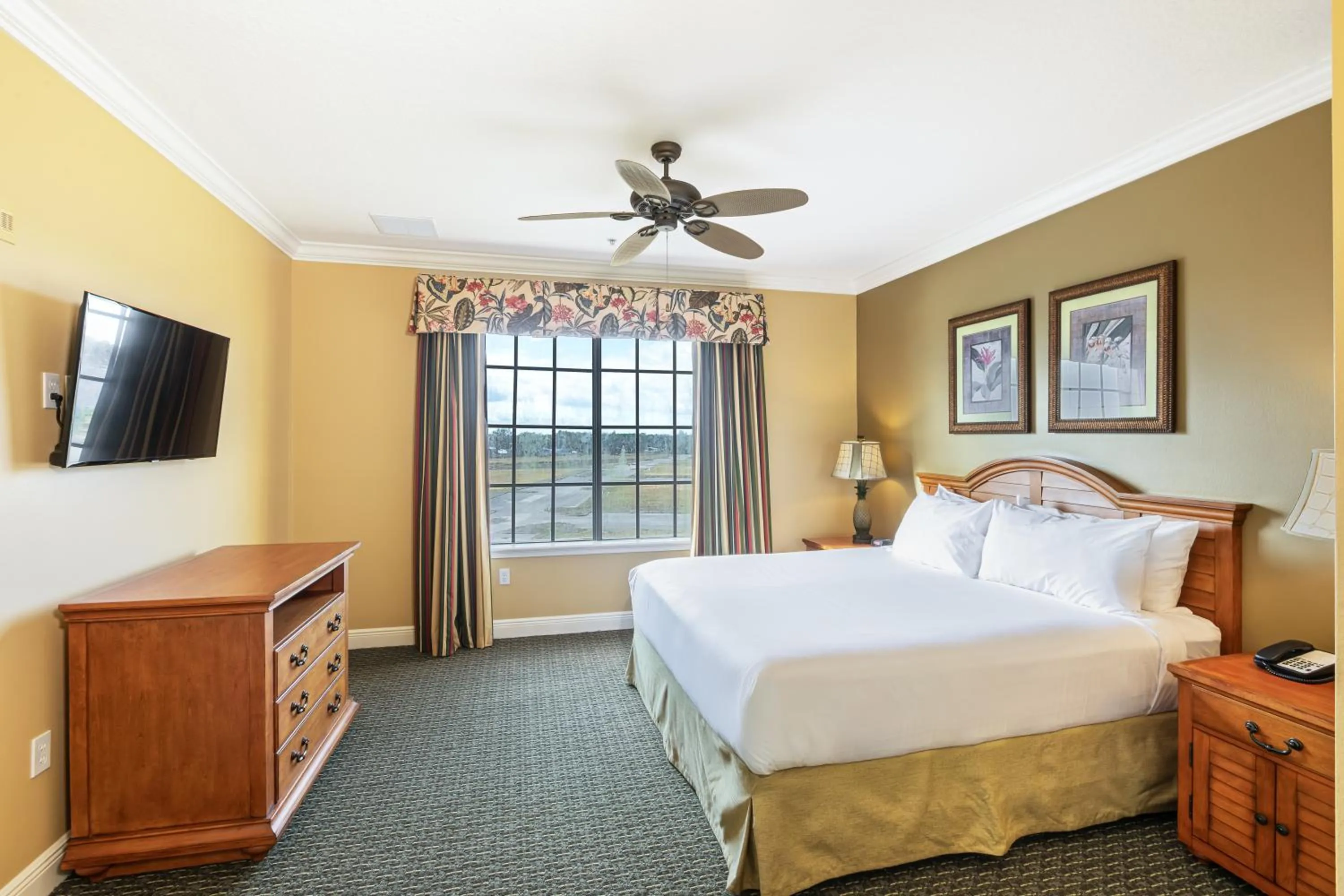 Bedroom, Bed in The Berkley, Orlando