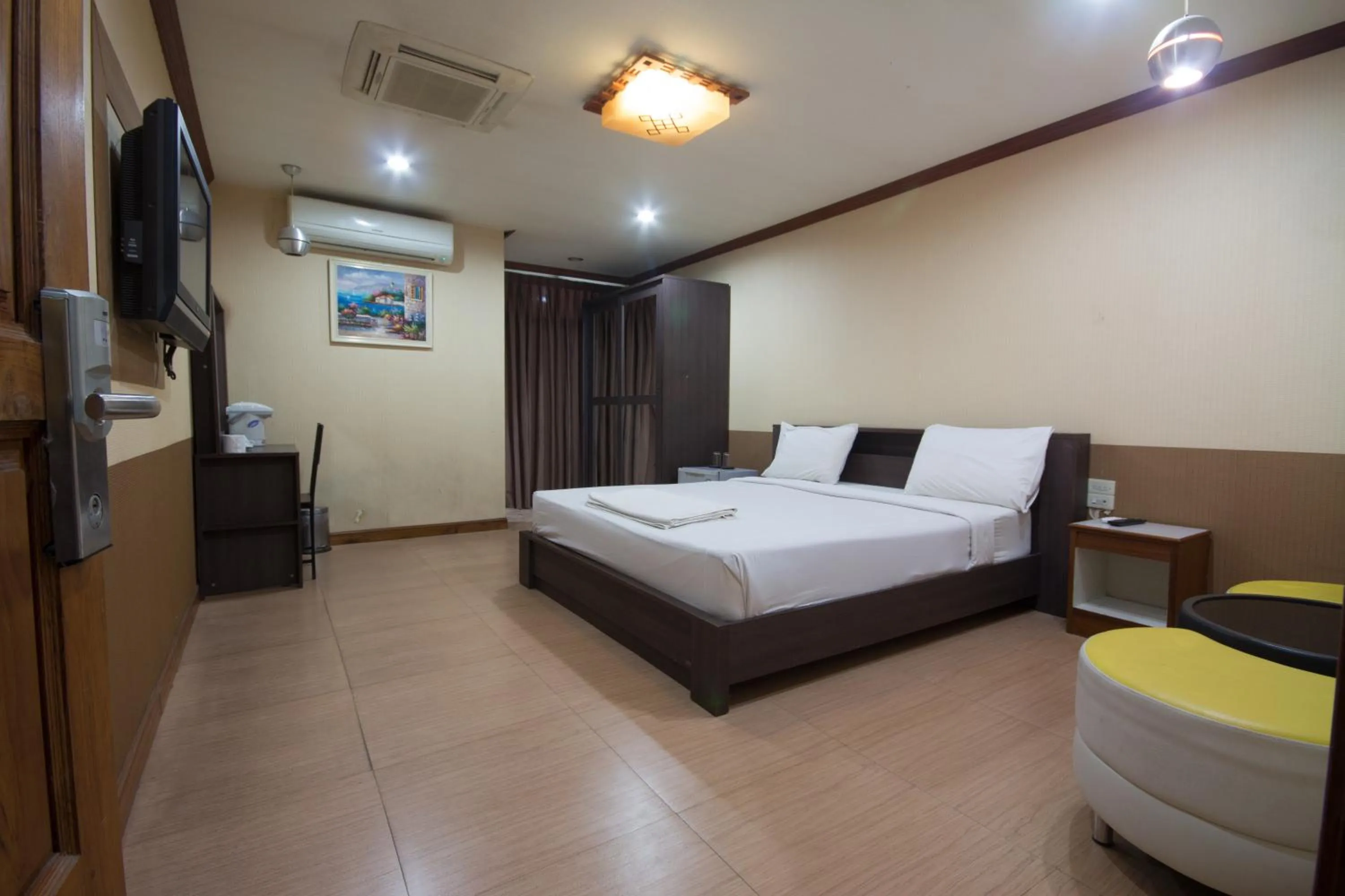 Bed in Khon Kaen Ruenrom Hotel