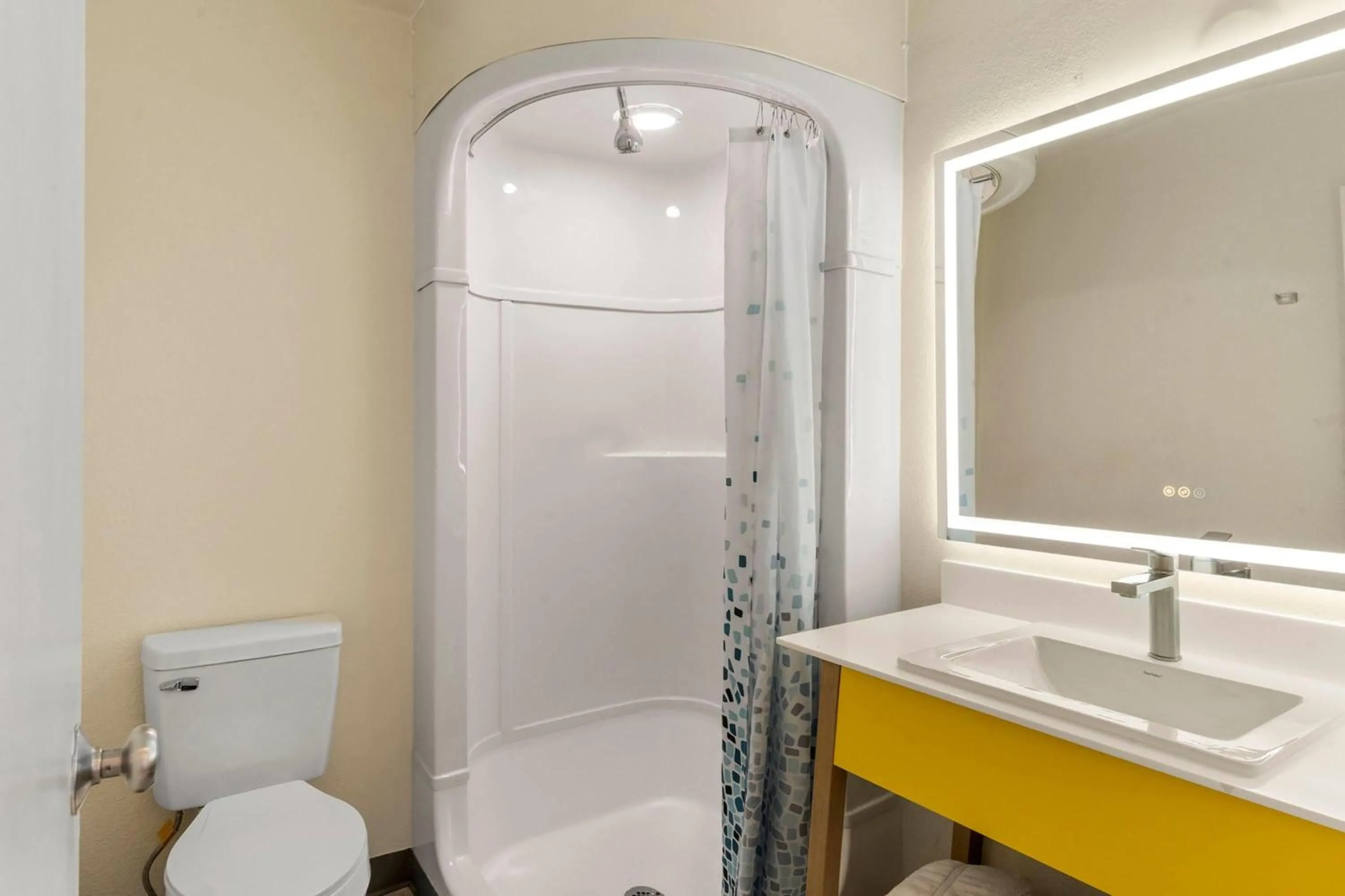 King Room - Non-Smoking in Days Inn by Wyndham Wheat Ridge - Denver West
