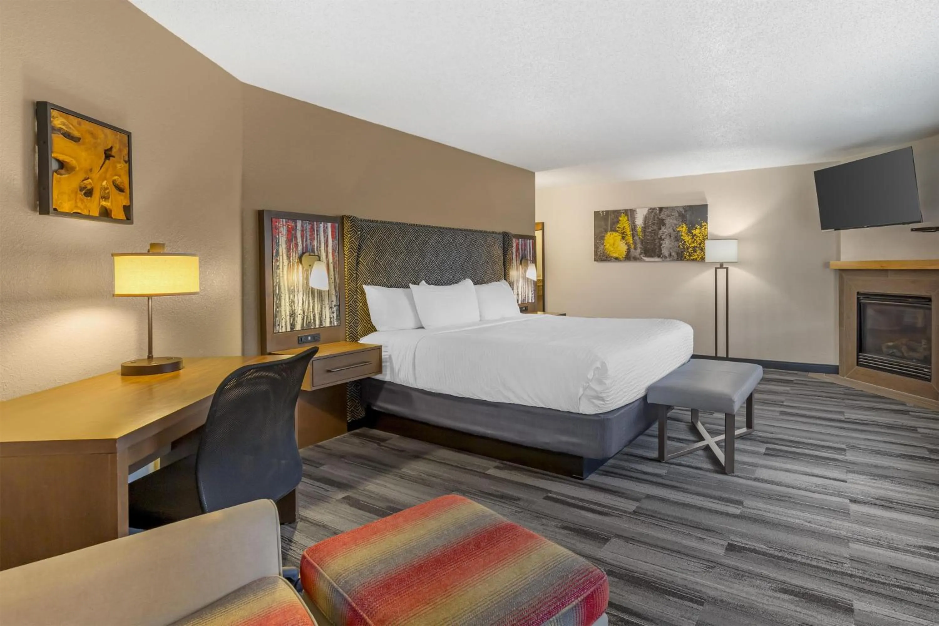 Bedroom, Bed in Best Western Plus McCall Lodge and Suites