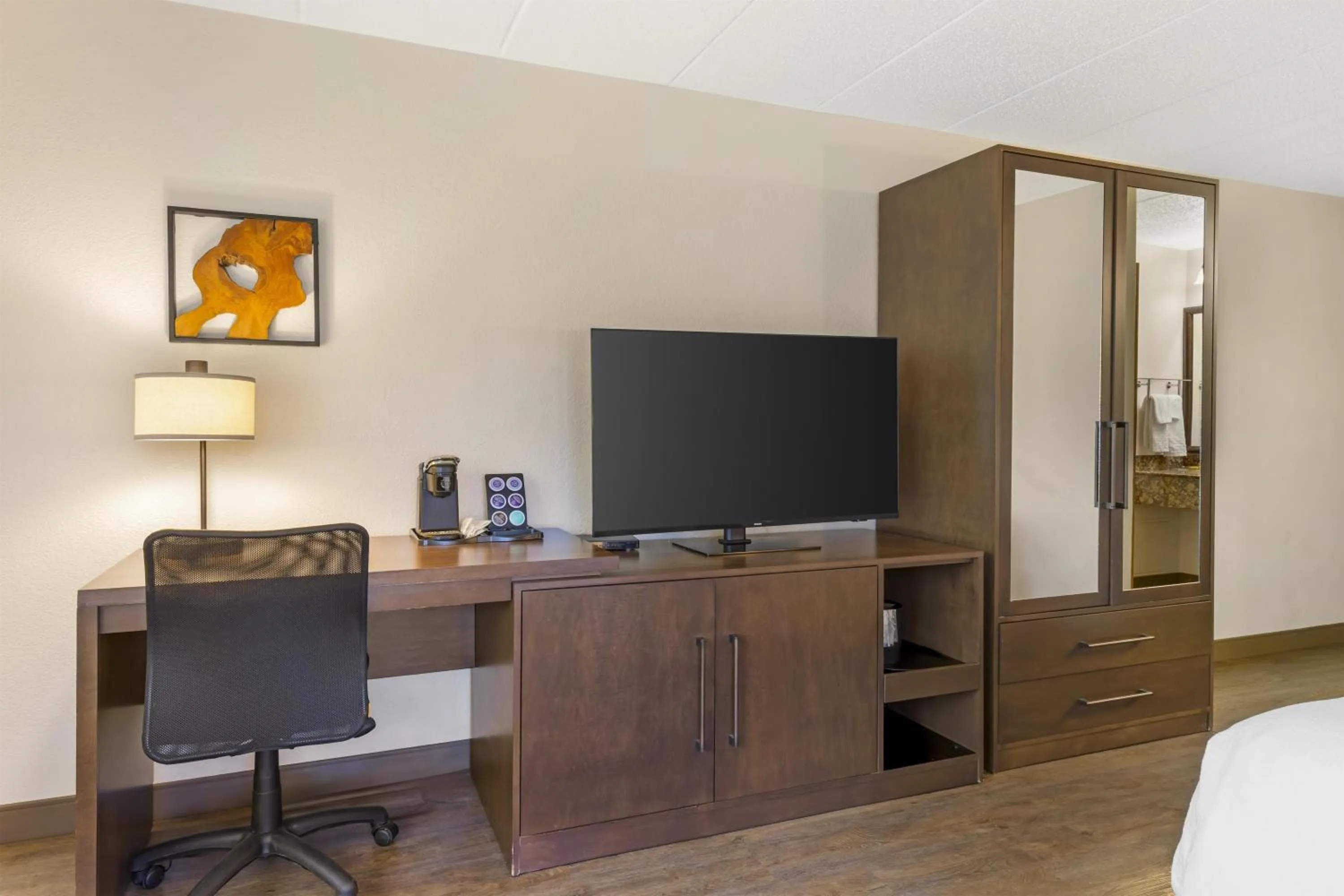 Bedroom, Bed in Best Western Plus McCall Lodge and Suites