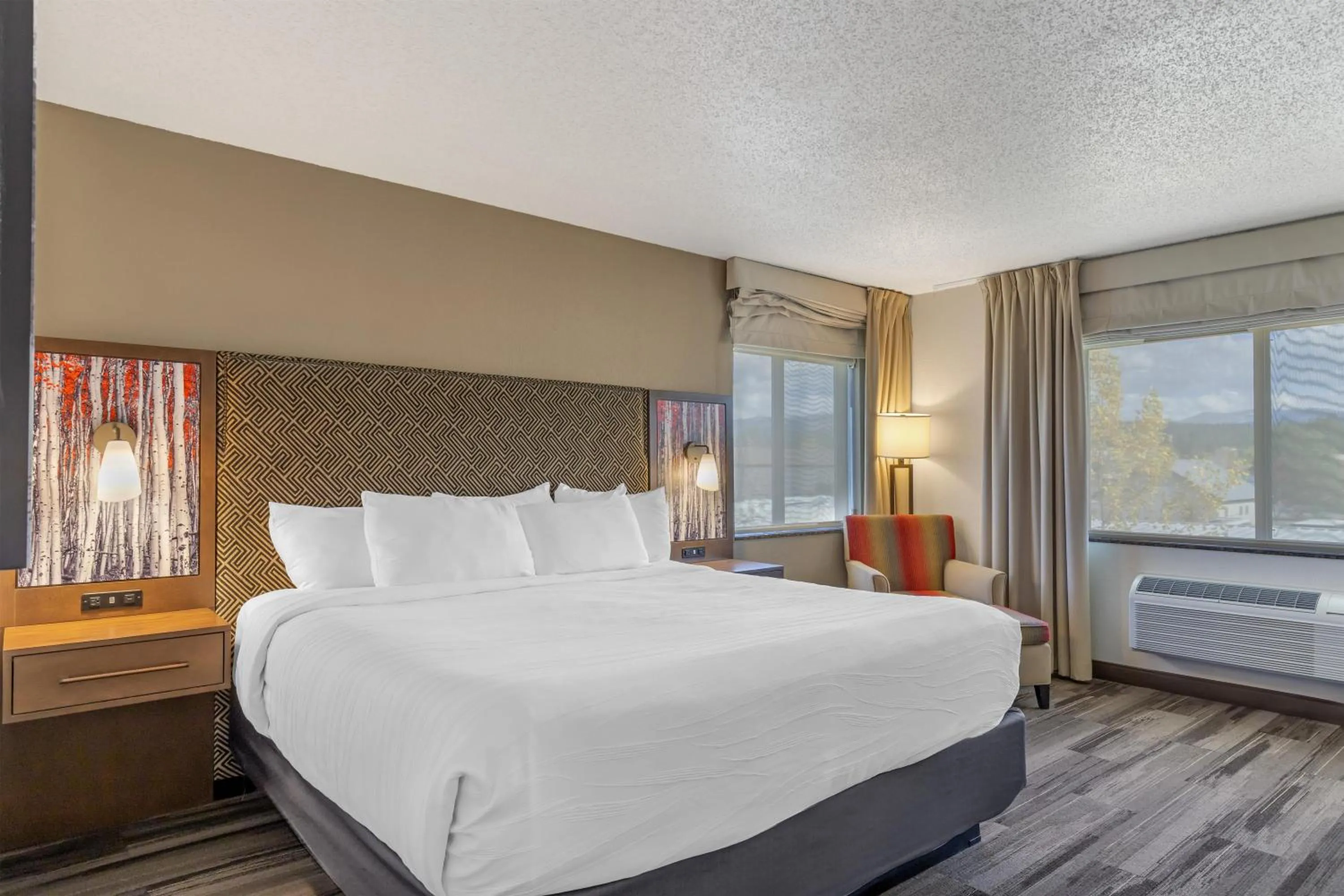 Bedroom, Bed in Best Western Plus McCall Lodge and Suites