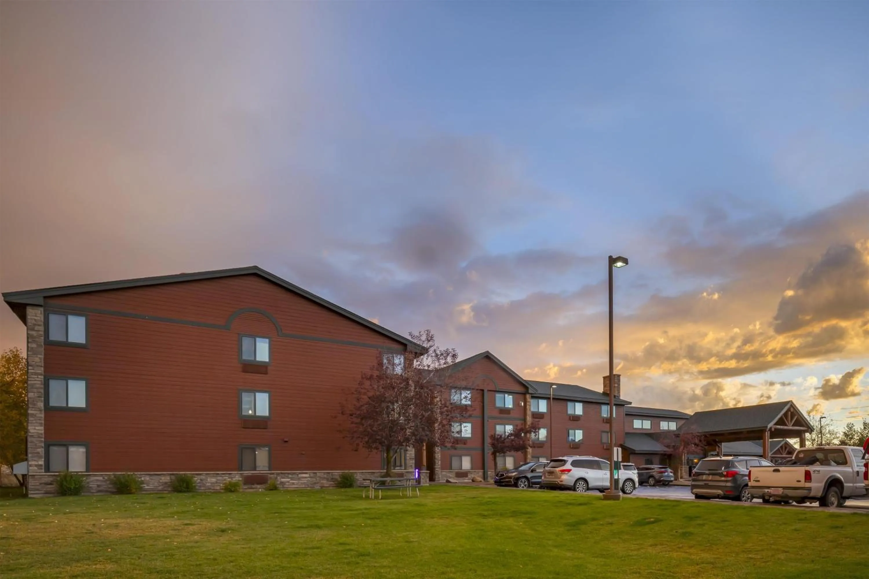 Property building in Best Western Plus McCall Lodge and Suites