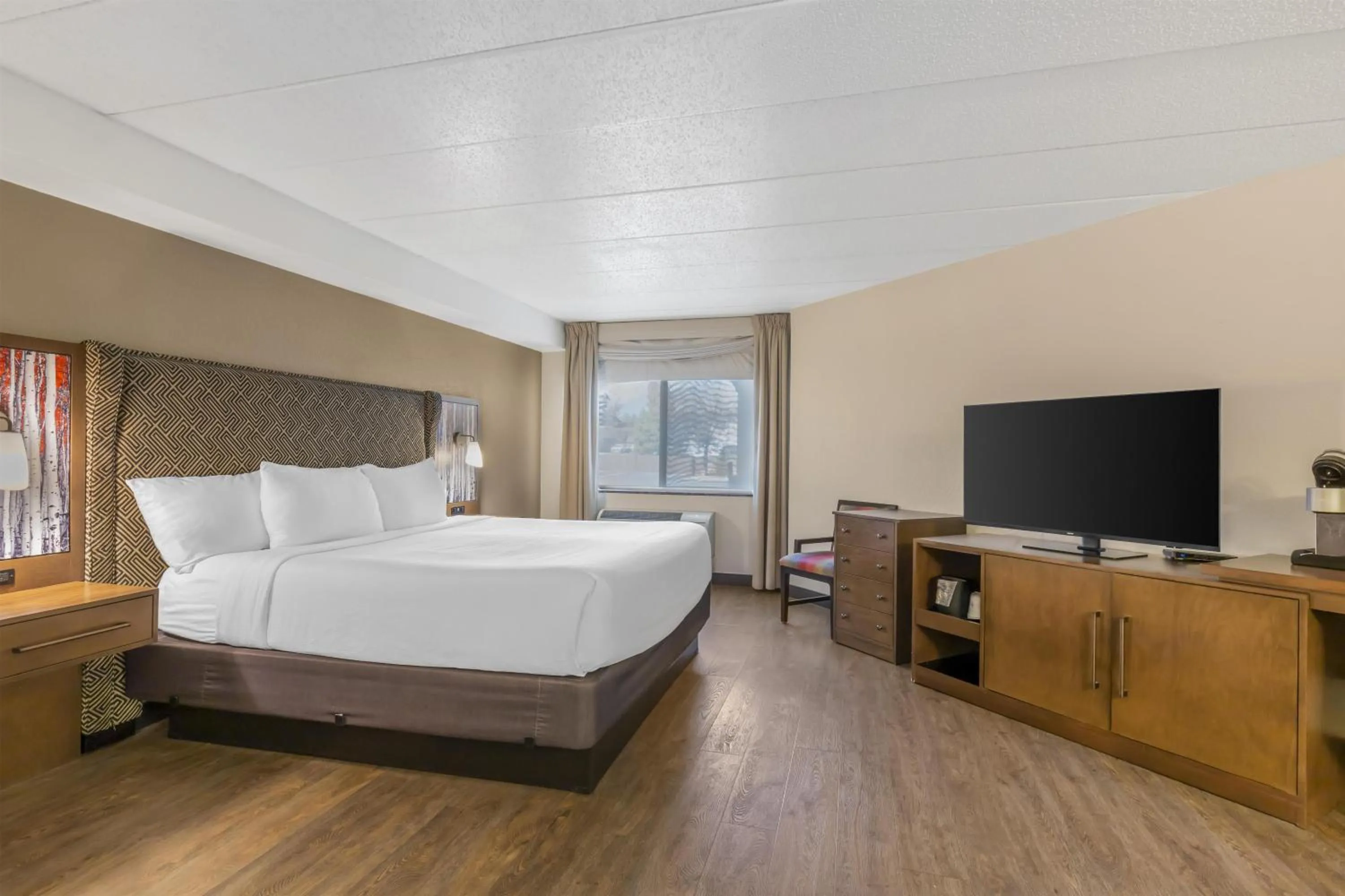 Bedroom, Bed in Best Western Plus McCall Lodge and Suites