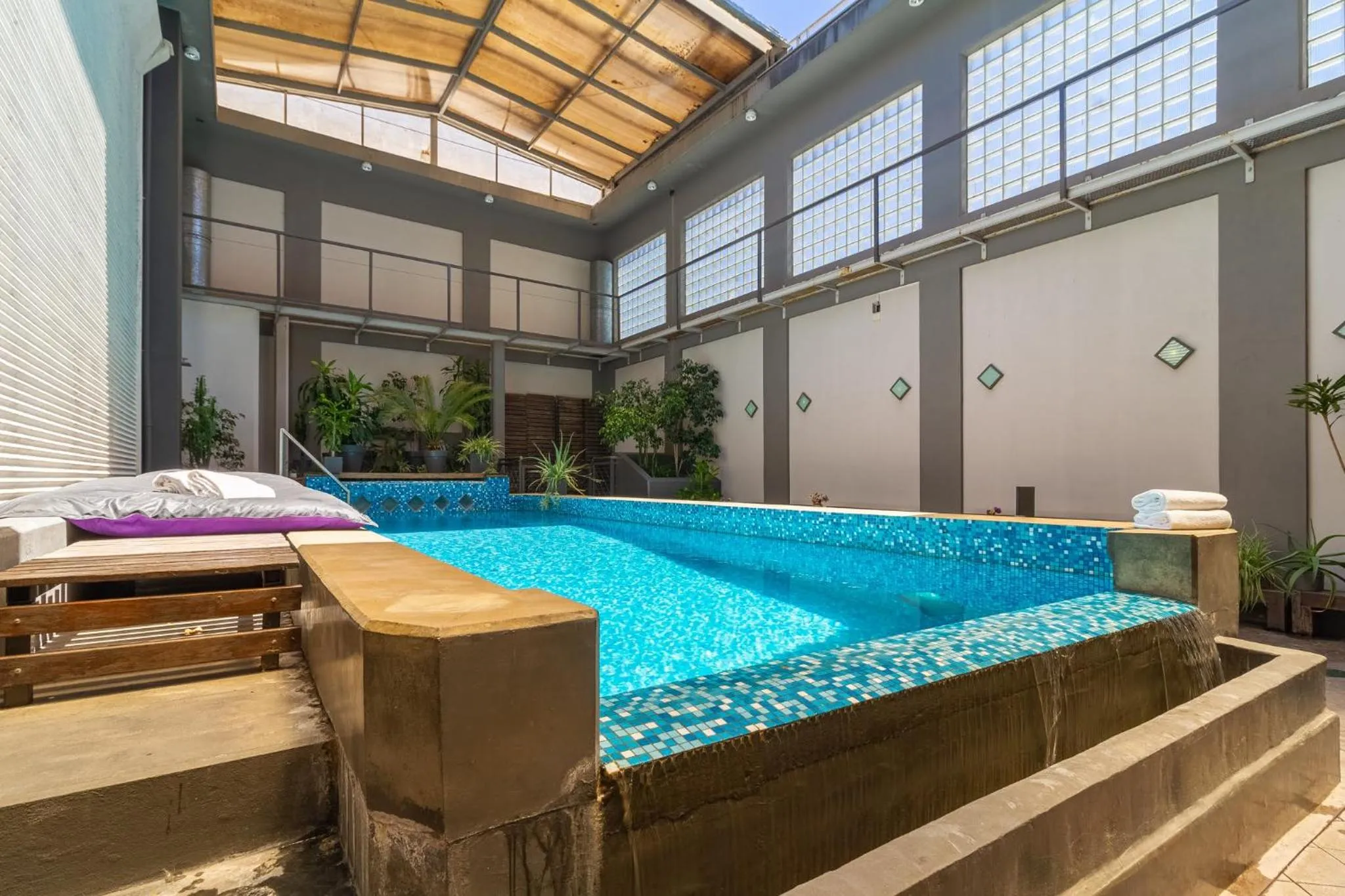 Swimming pool in Prodeo Hotel + Lounge