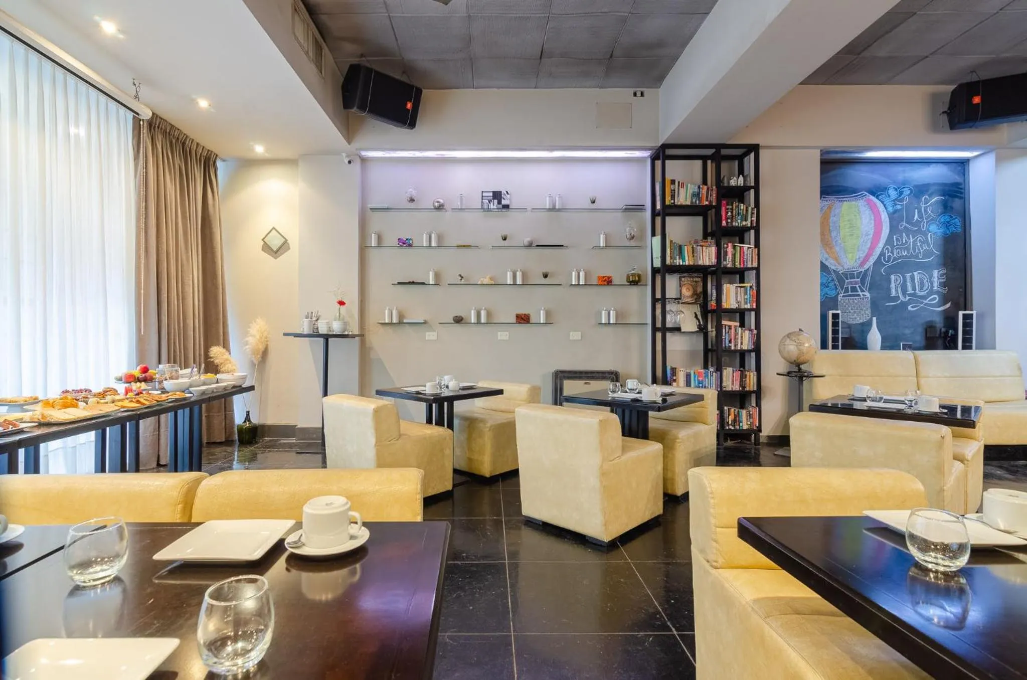 Breakfast in Prodeo Hotel + Lounge