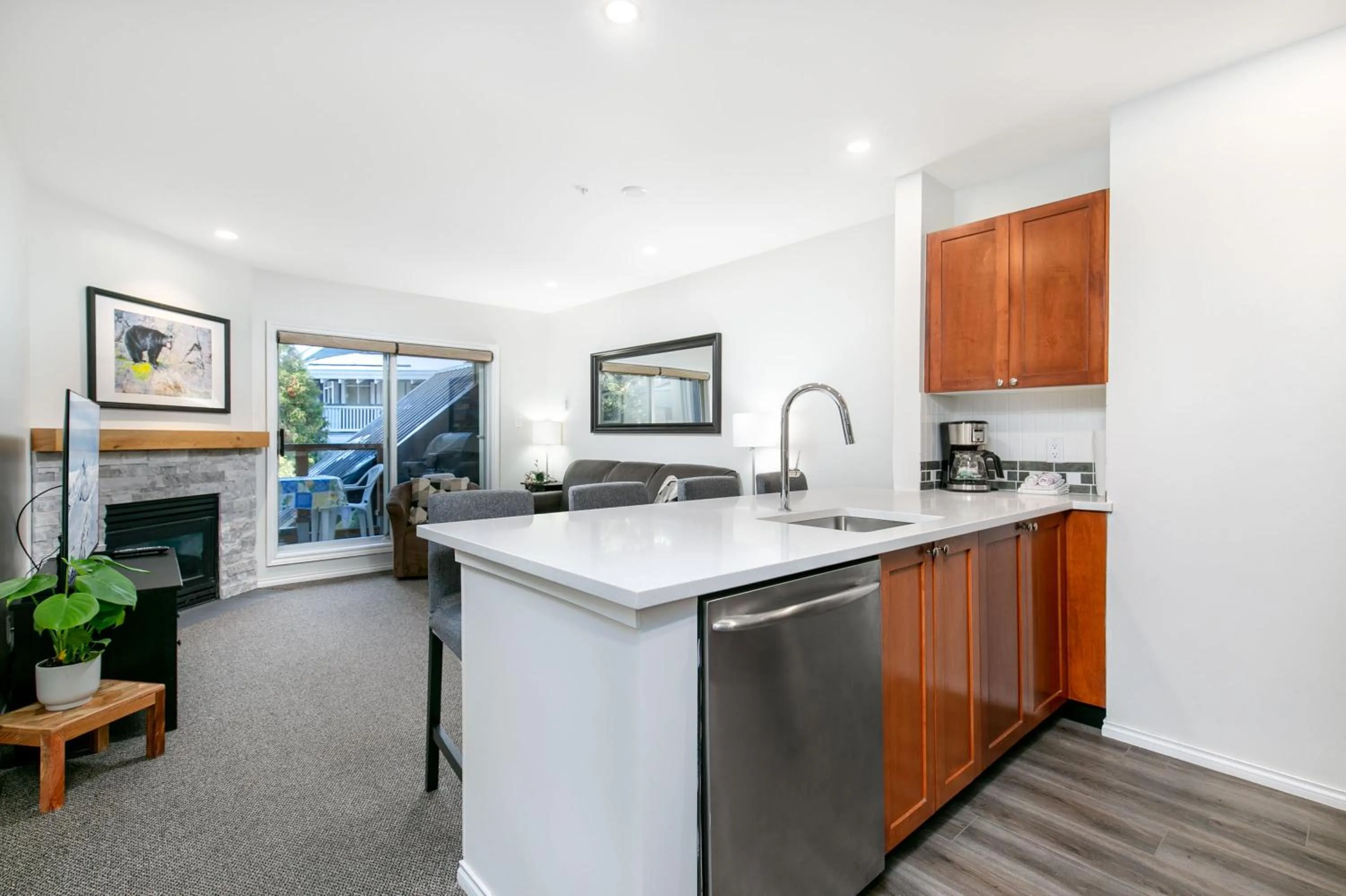 Kitchen or kitchenette in Glaciers Reach by Allseason Vacation Rentals