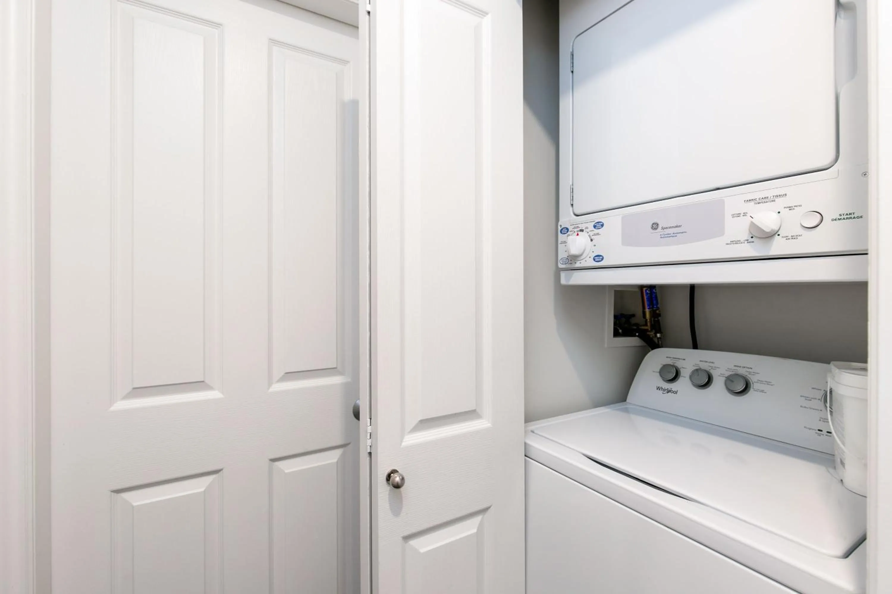 washing machine in Glaciers Reach by Allseason Vacation Rentals