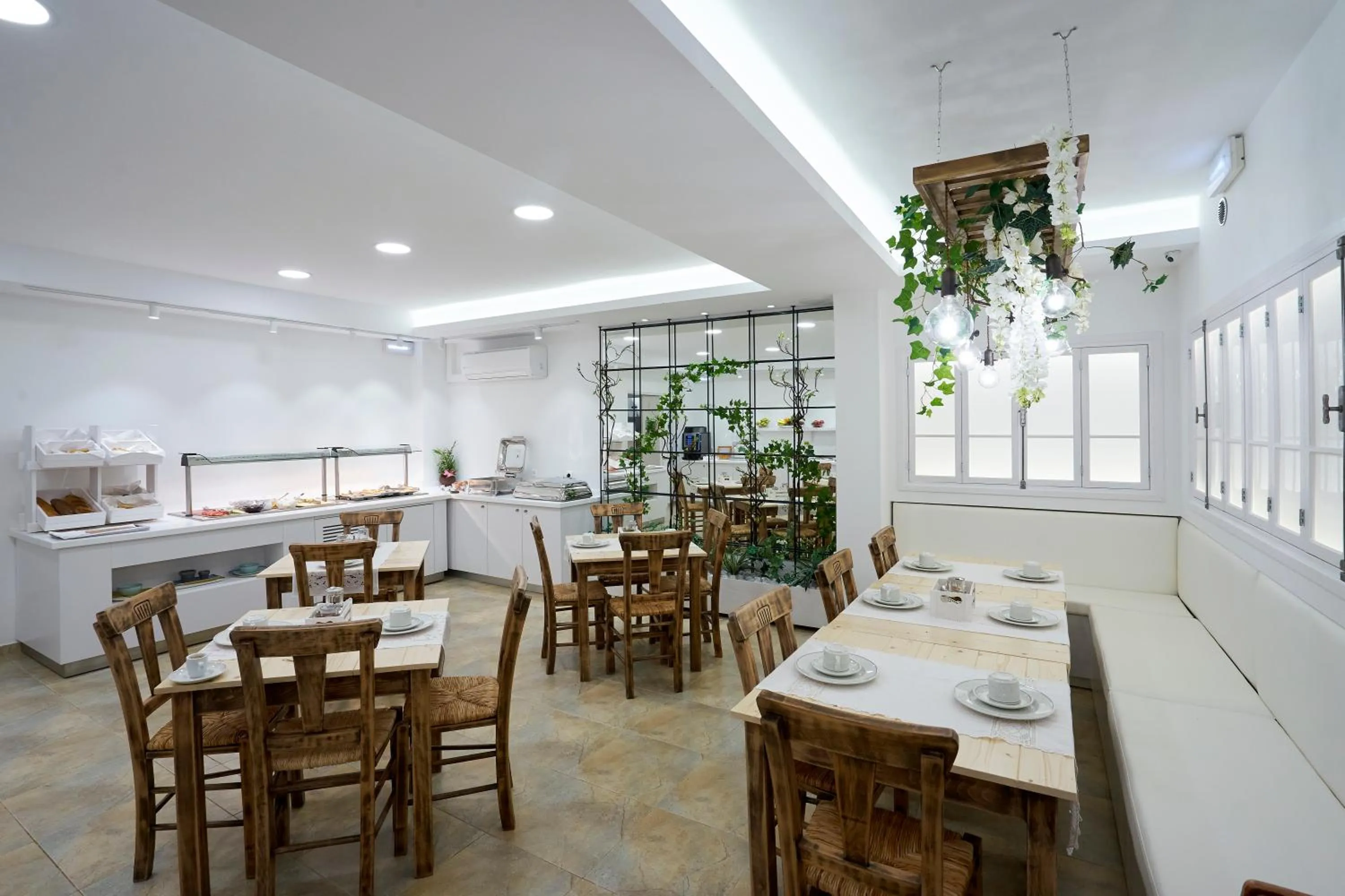 Breakfast in Iapetos Village